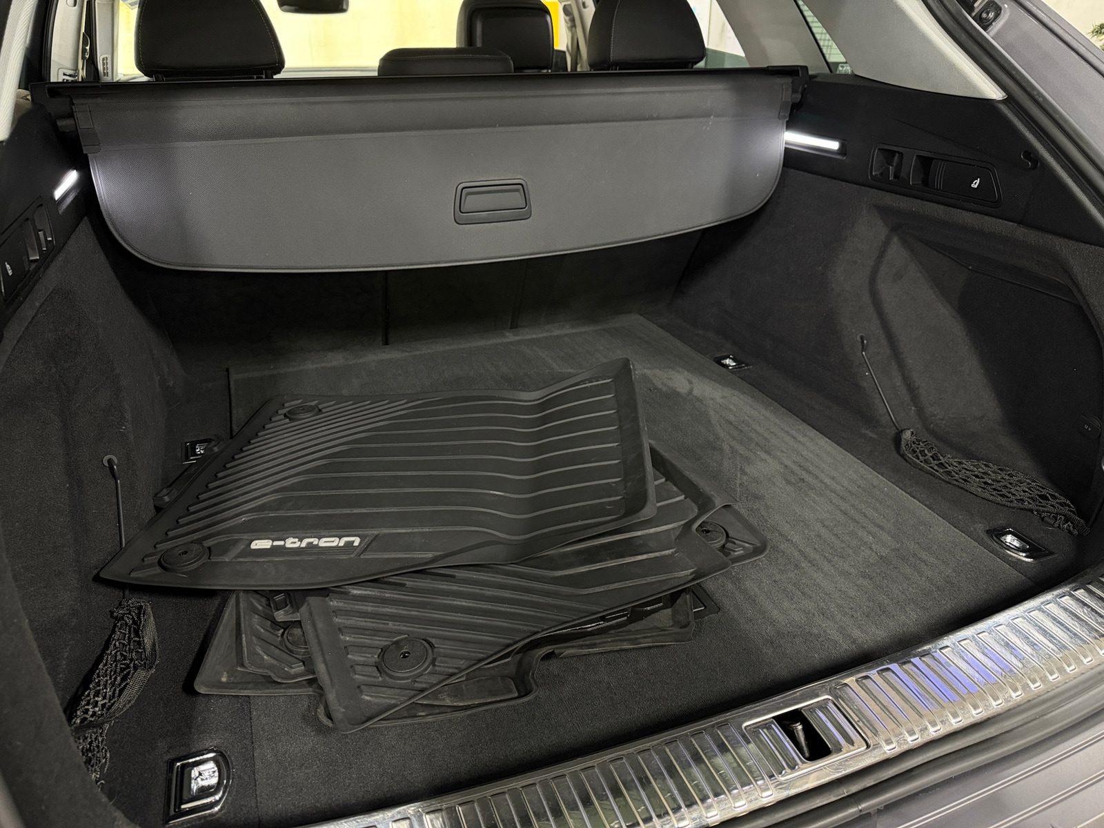 Thumbnail: 2021 Audi e-tron - 6