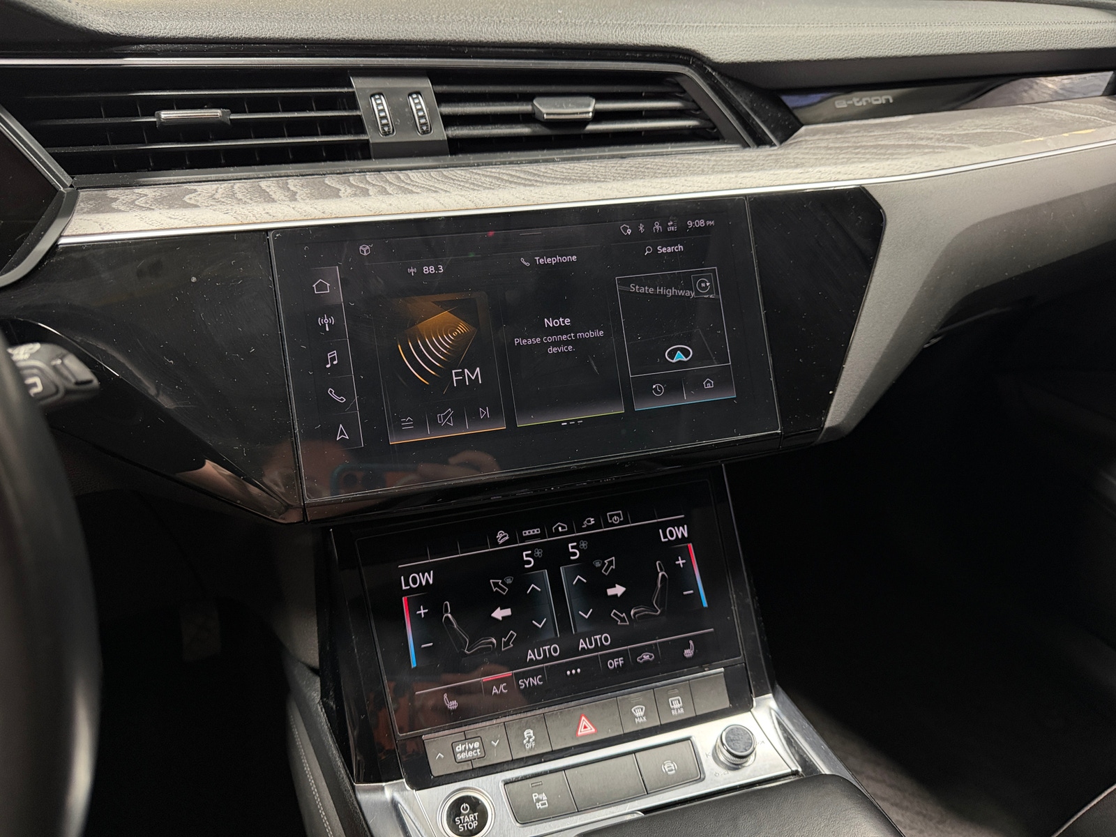 Thumbnail: 2021 Audi e-tron - 3