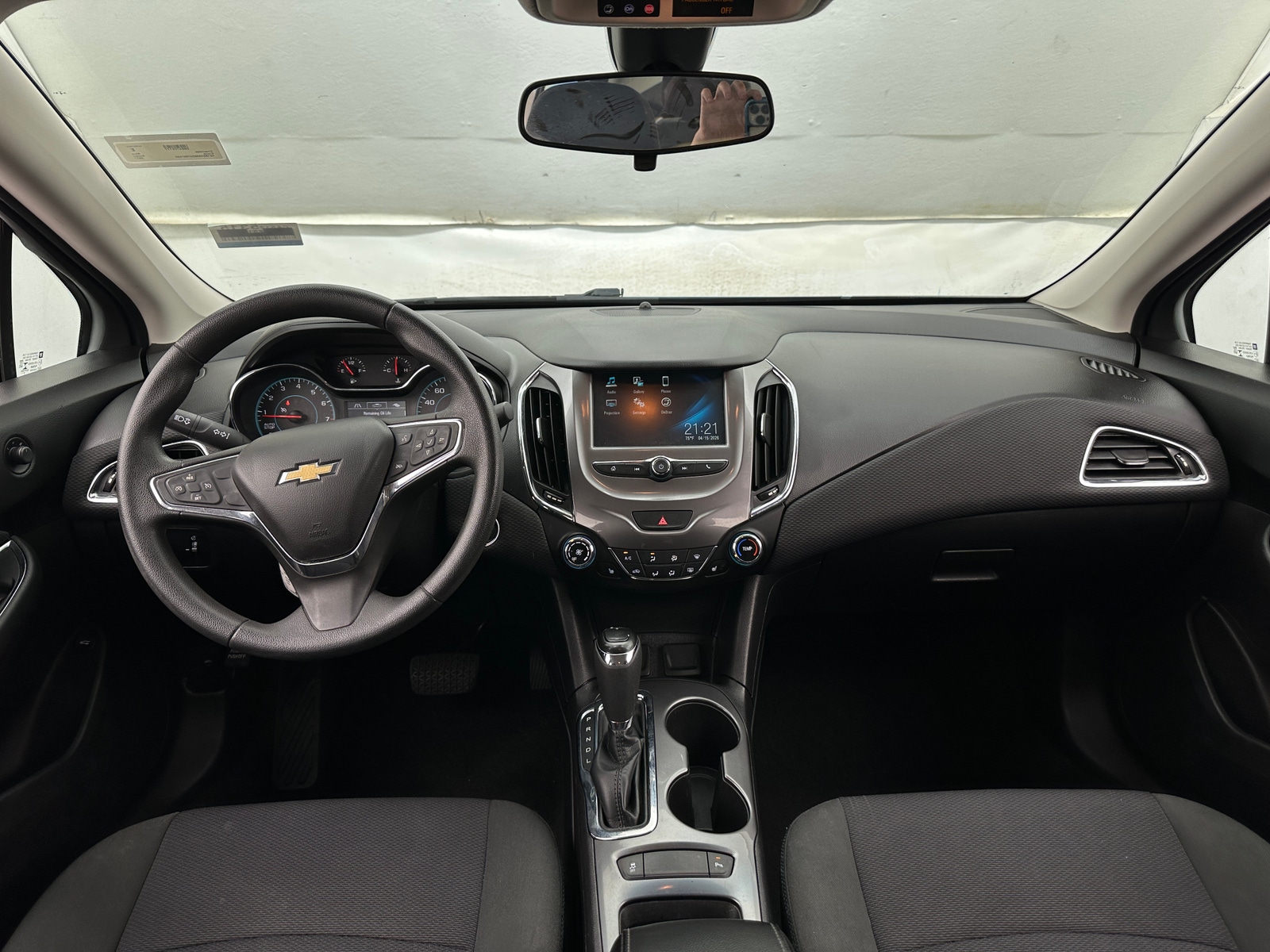 Thumbnail: 2017 Chevrolet Cruze - 3