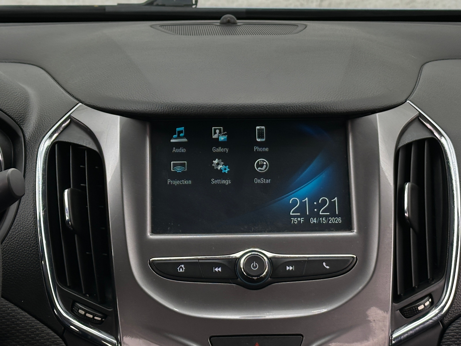 Thumbnail: 2017 Chevrolet Cruze - 4