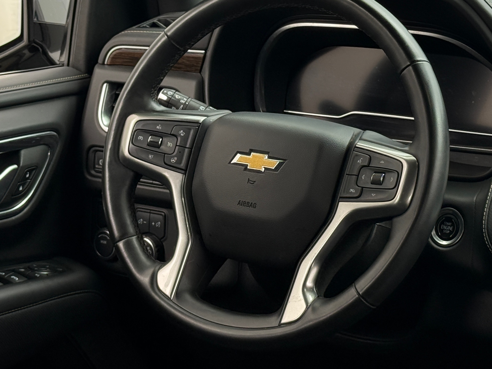 Thumbnail: 2023 Chevrolet Suburban - 4