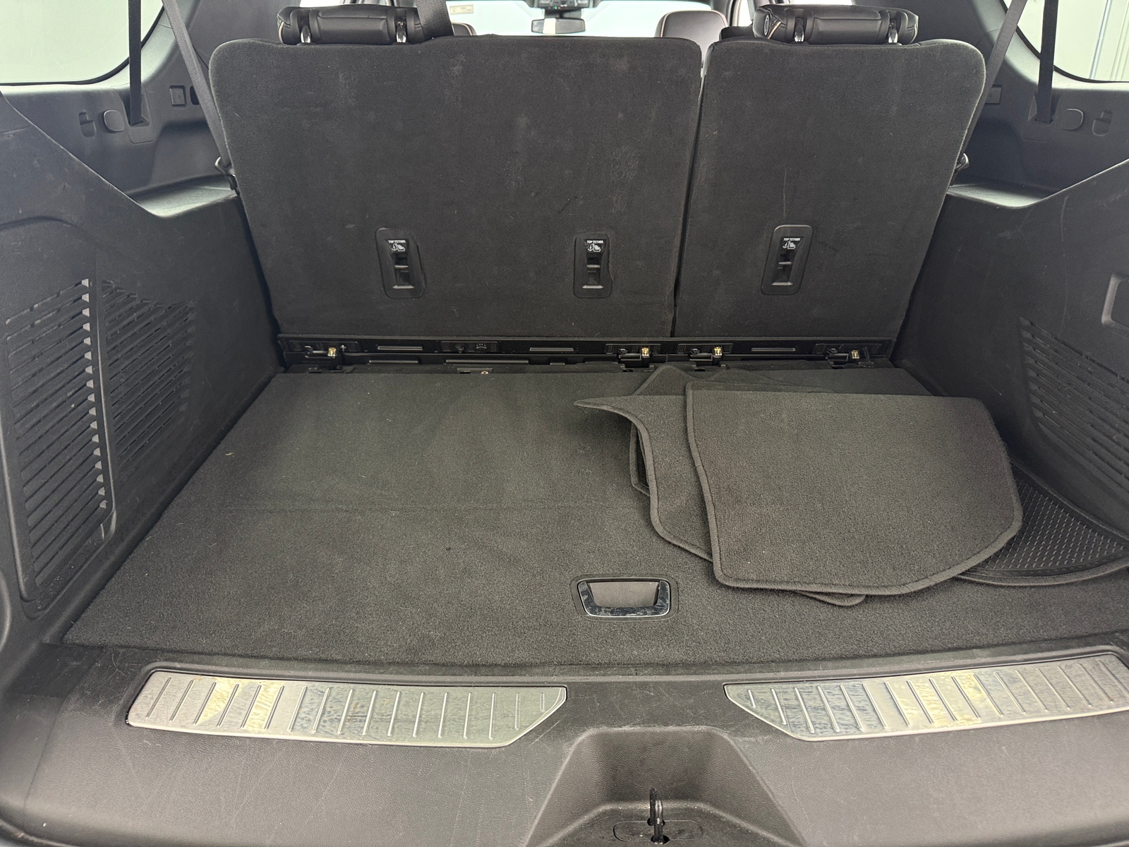 Thumbnail: 2023 Chevrolet Suburban - 6