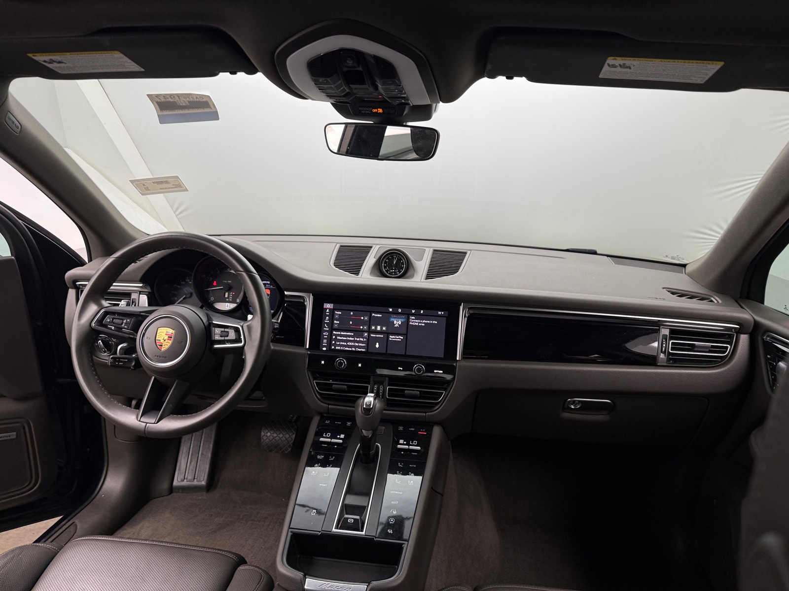 Thumbnail: 2022 Porsche Macan - 2