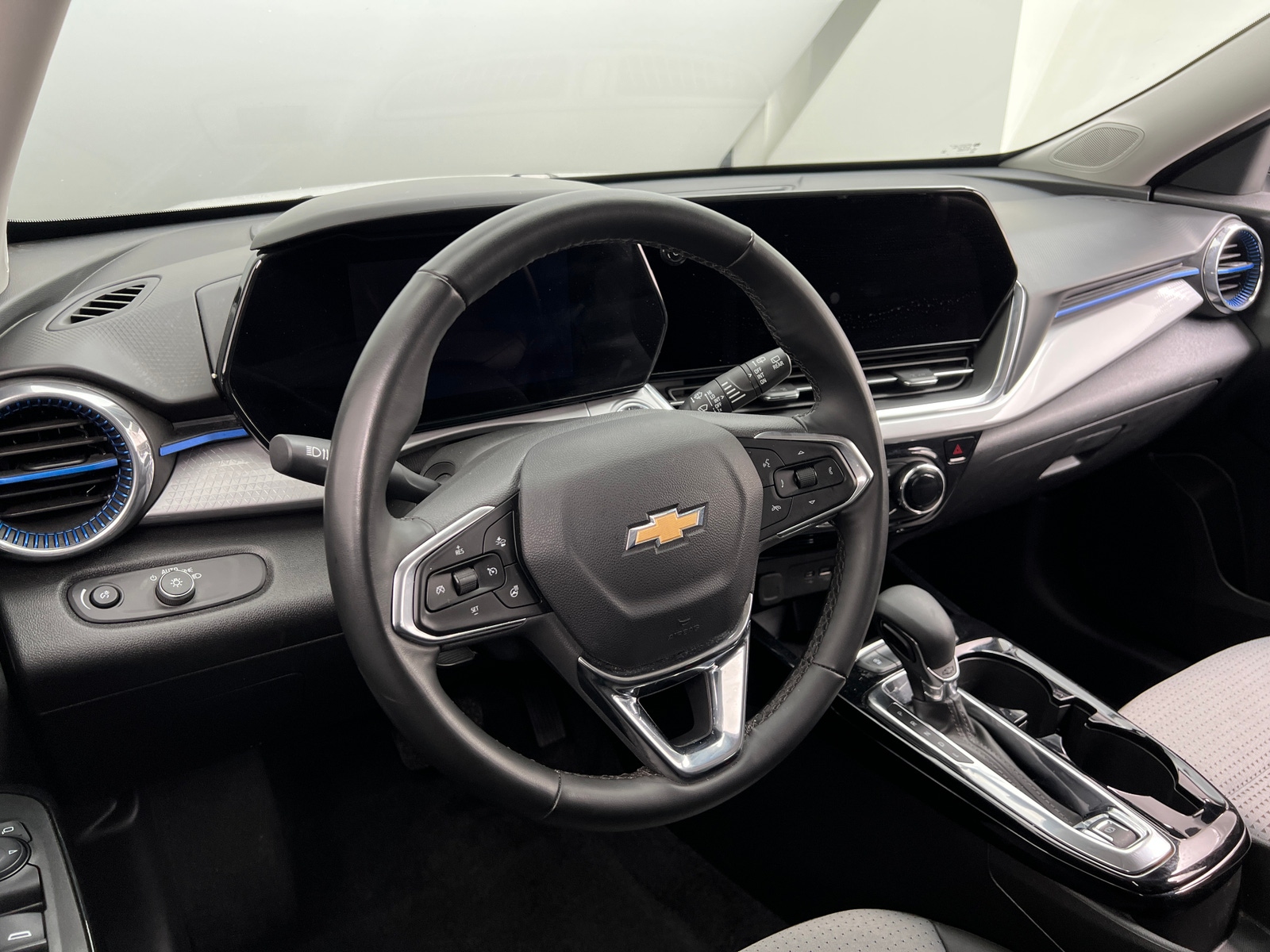 Thumbnail: 2025 Chevrolet Trax - 5