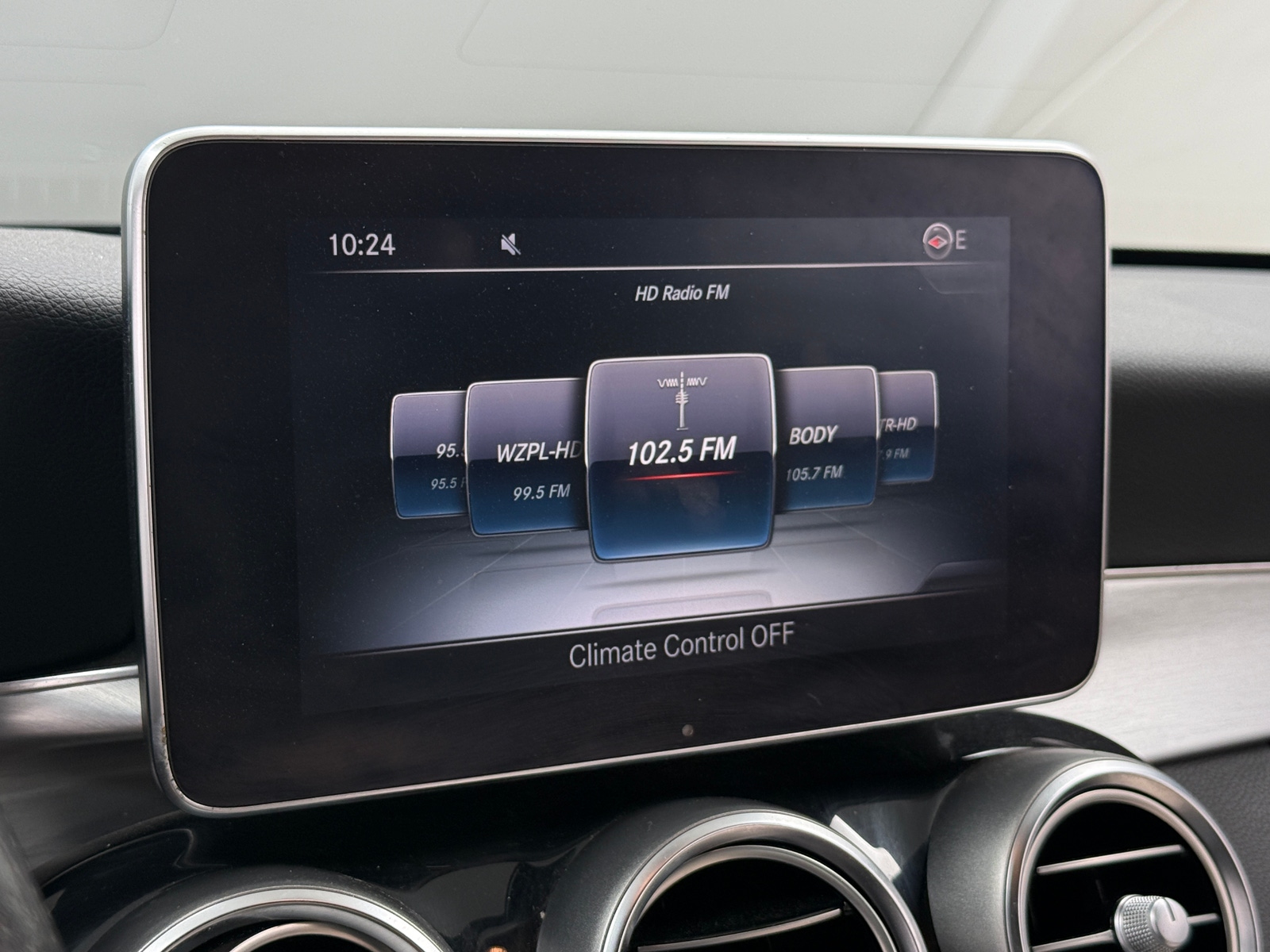 Thumbnail: 2017 Mercedes-Benz C-Class - 3