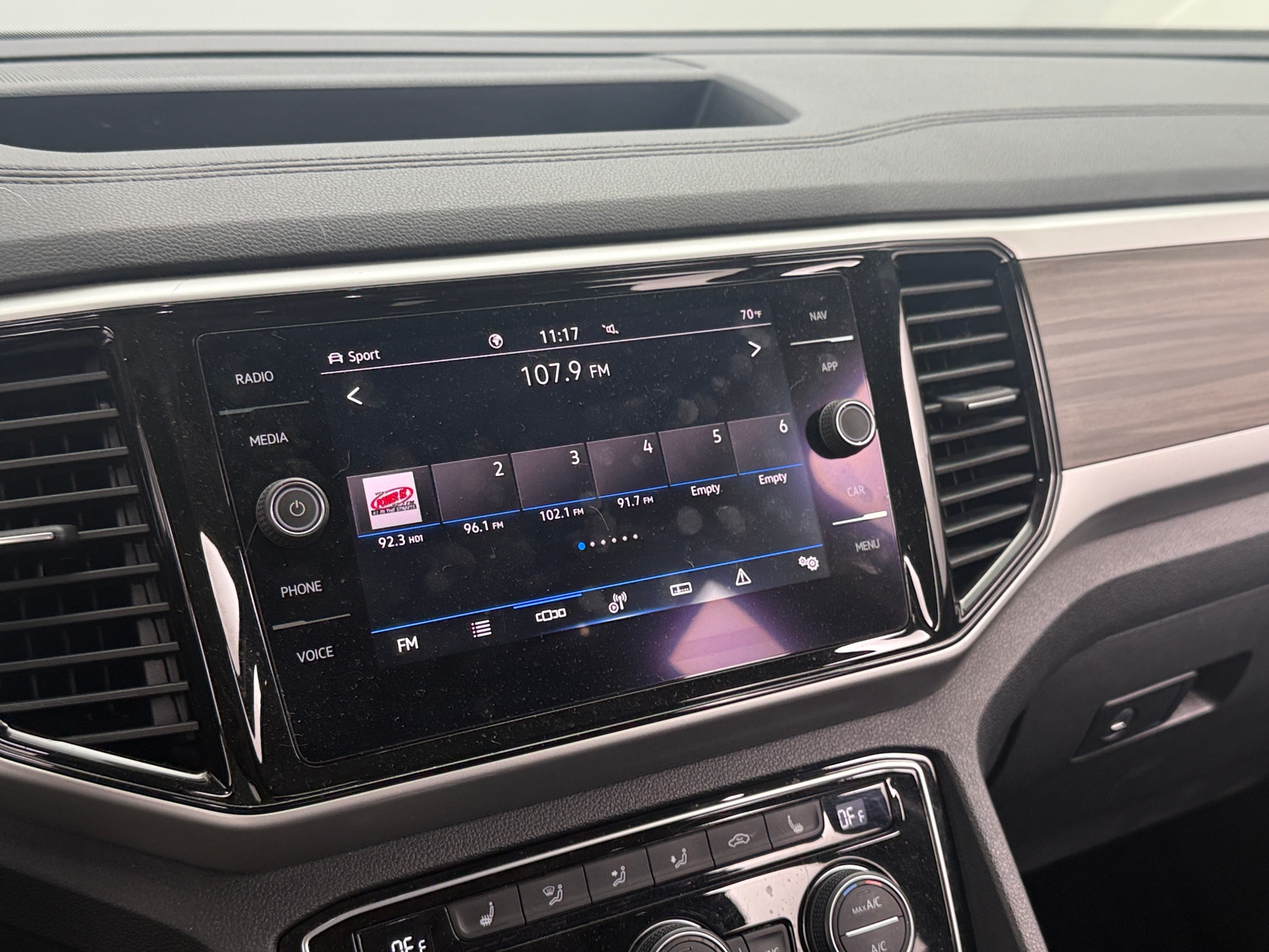 Thumbnail: 2021 Volkswagen Atlas - 3