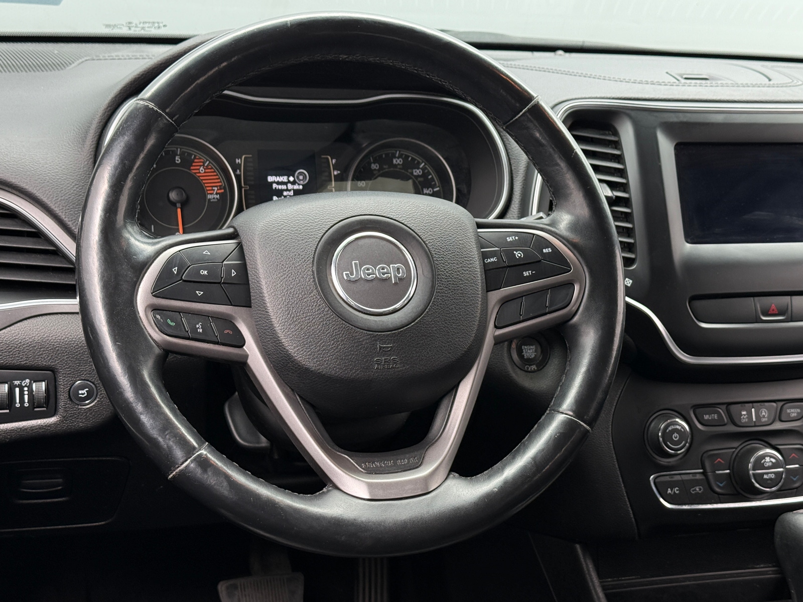 Thumbnail: 2019 Jeep Cherokee - 5