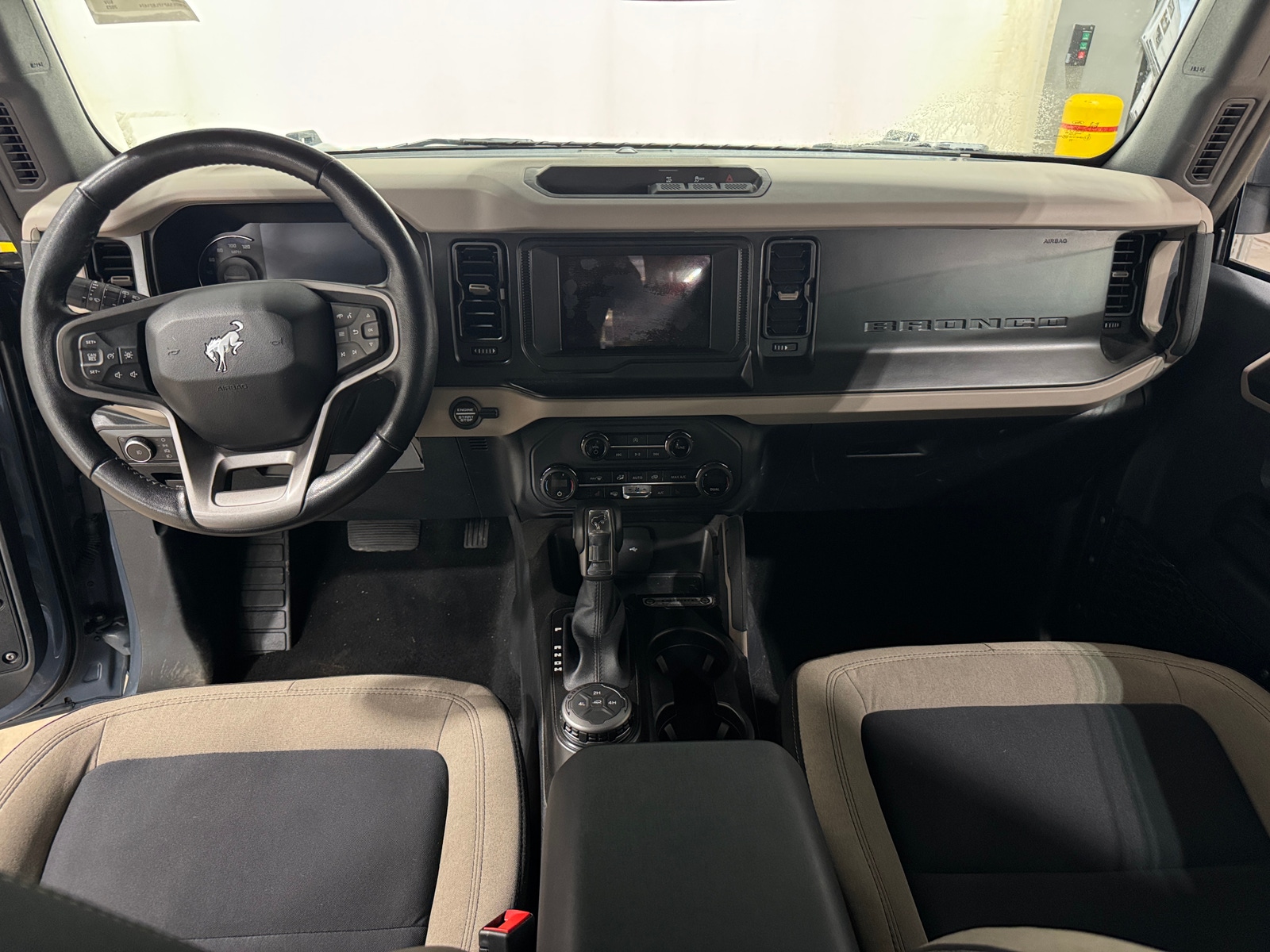 Thumbnail: 2023 Ford Bronco - 3