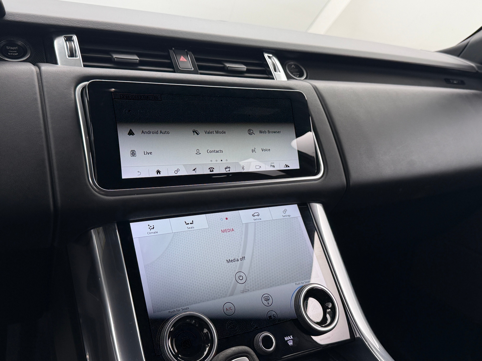 Thumbnail: 2020 Land Rover Range Rover Sport - 3