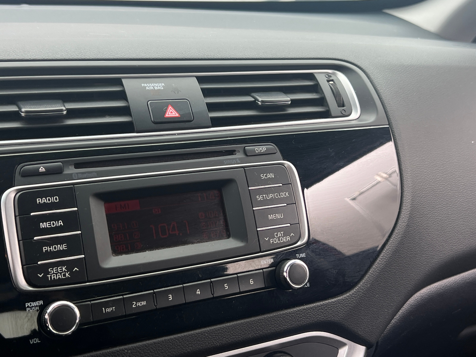 Thumbnail: 2017 Kia Rio - 4