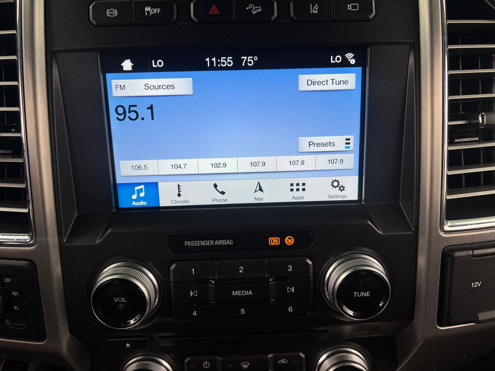 Thumbnail: 2017 Ford Econoline - 3