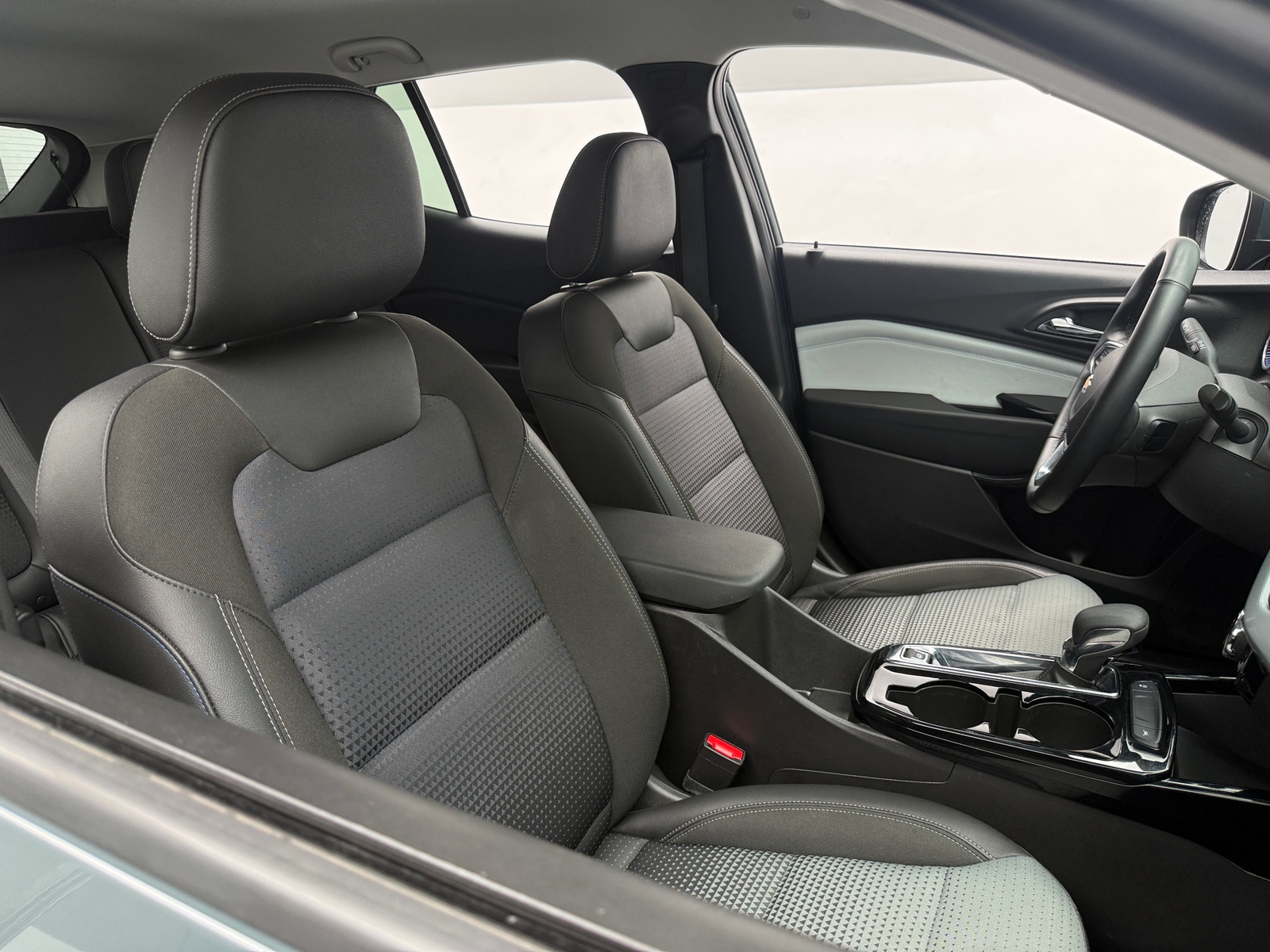 Thumbnail: 2025 Chevrolet Trax - 2