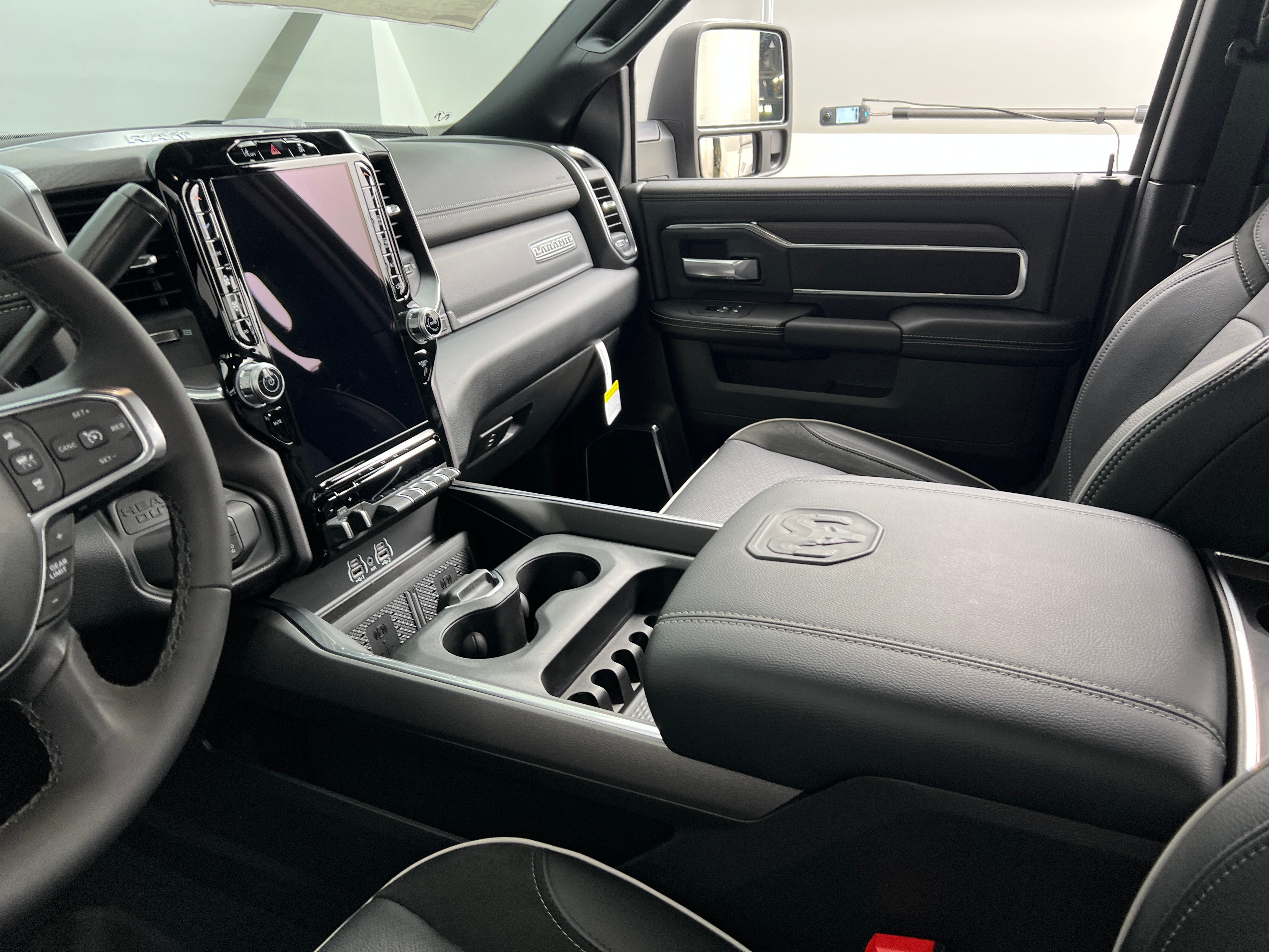 2026 RAM 2500 Laramie - Photo 9