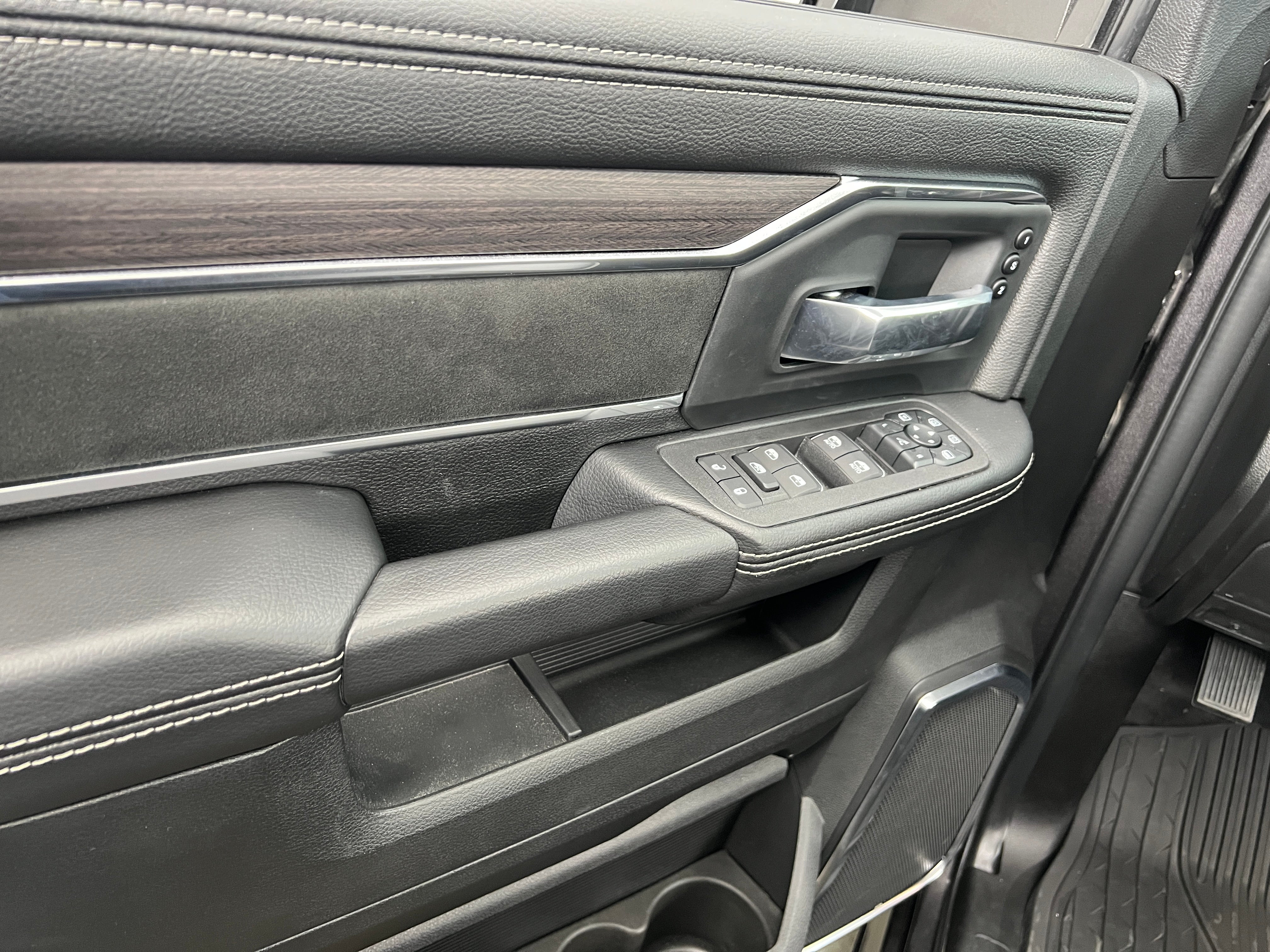 2026 RAM 2500 Laramie - Photo 2