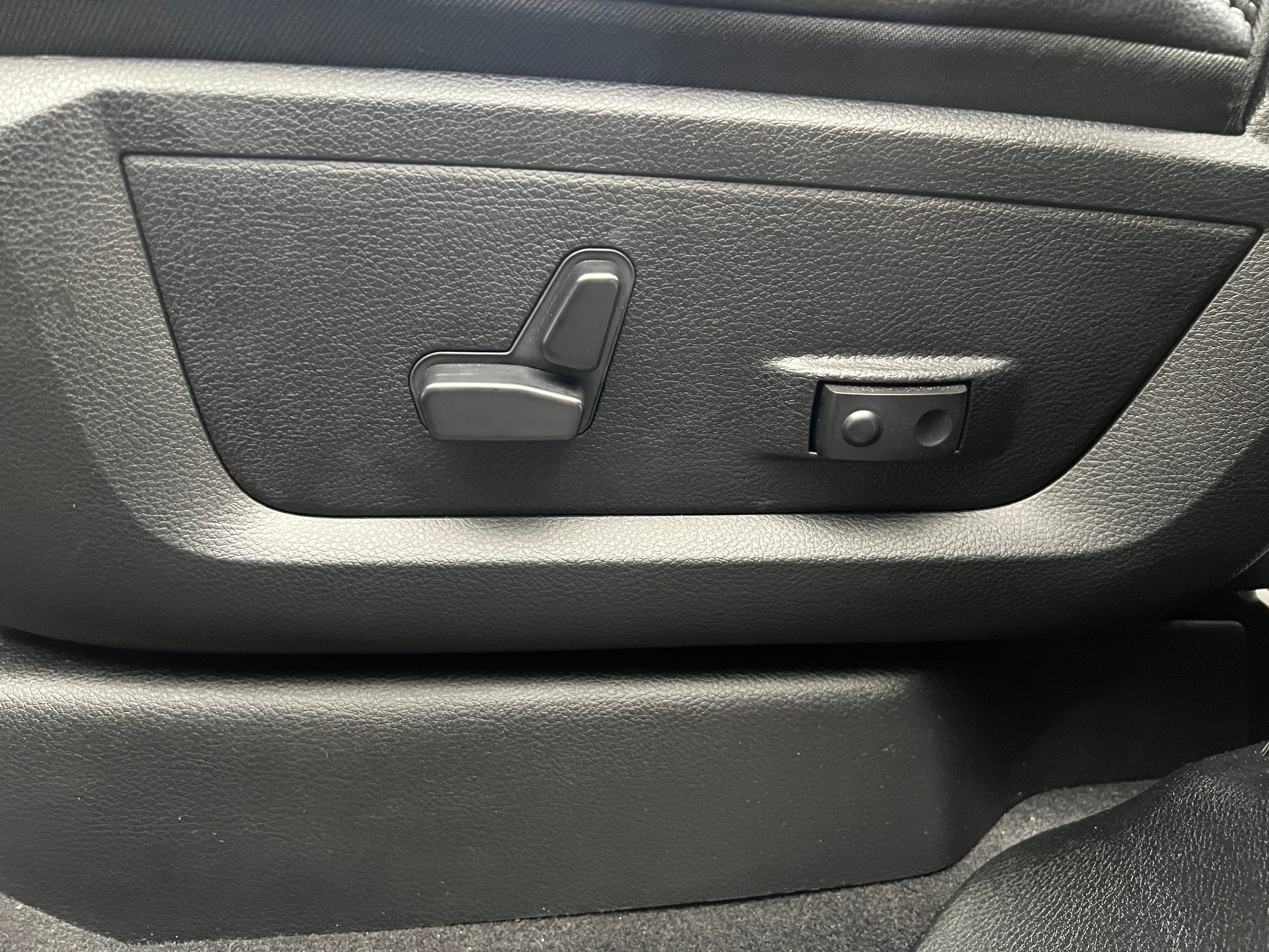 2026 RAM 2500 Laramie - Photo 10