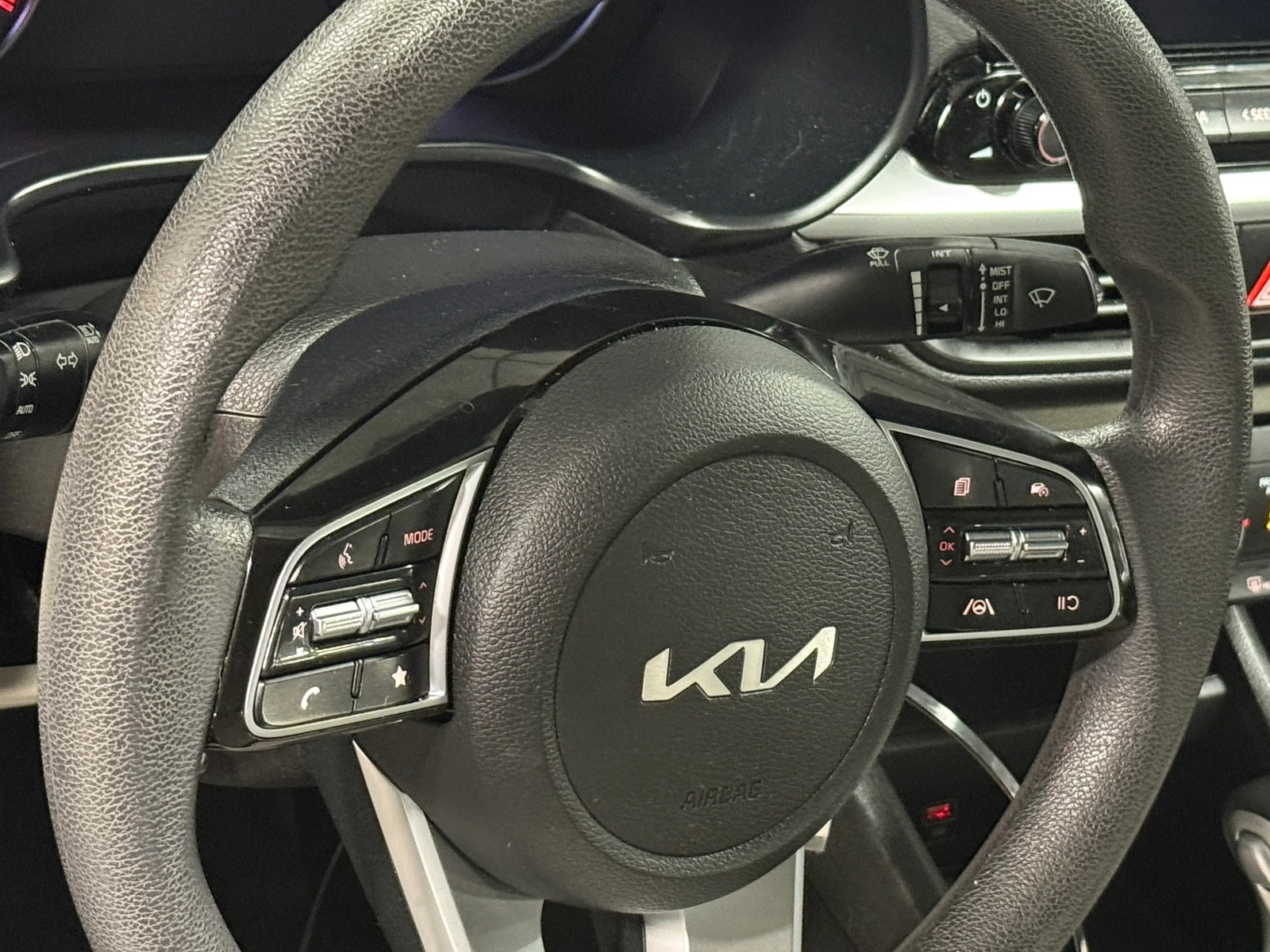 Thumbnail: 2023 Kia Forte - 5