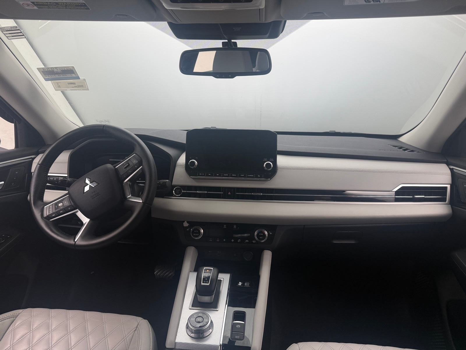 Thumbnail: 2023 Mitsubishi Outlander - 2