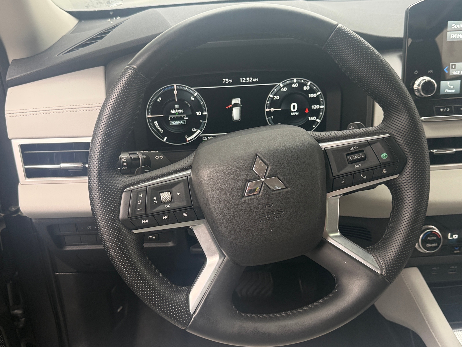 Thumbnail: 2023 Mitsubishi Outlander - 4