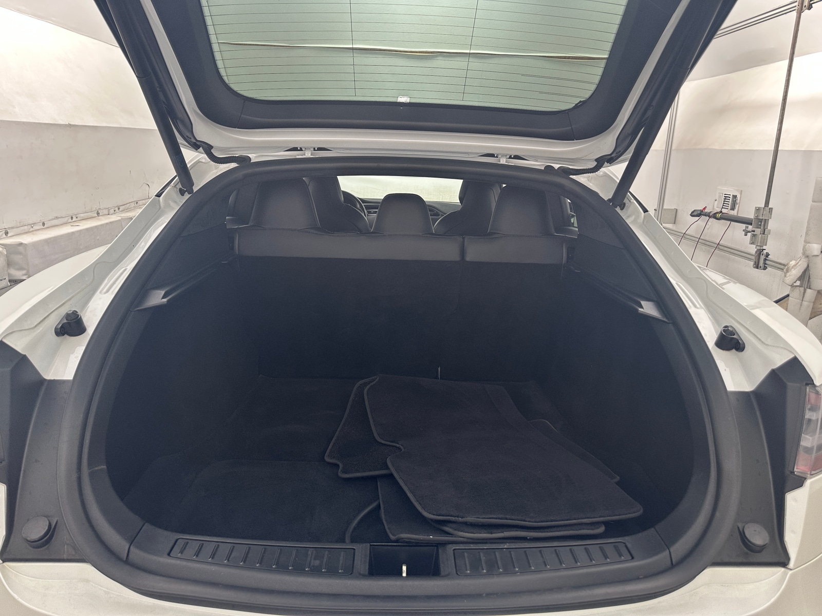 Thumbnail: 2017 Tesla Model S - 6