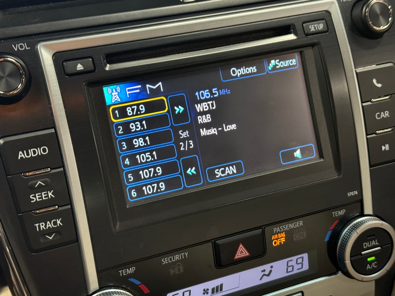 Thumbnail: 2013 Toyota Camry - 4