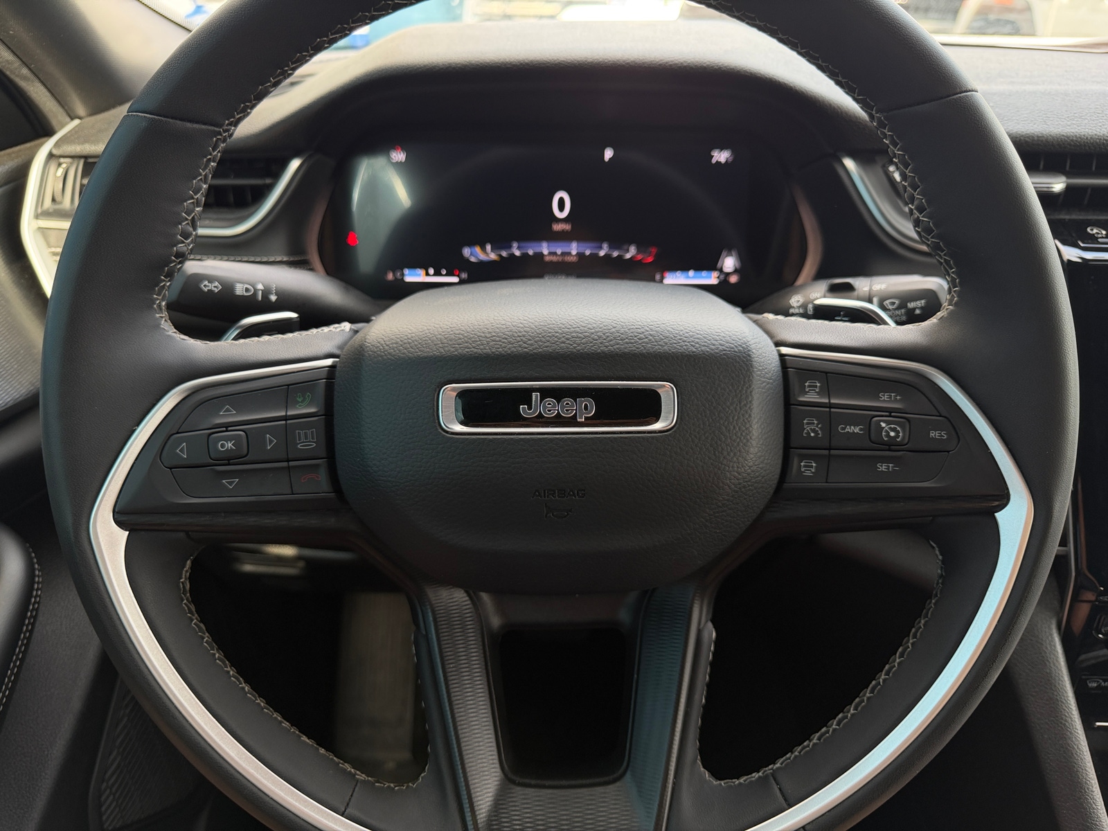 Thumbnail: 2025 Jeep Grand Cherokee - 4