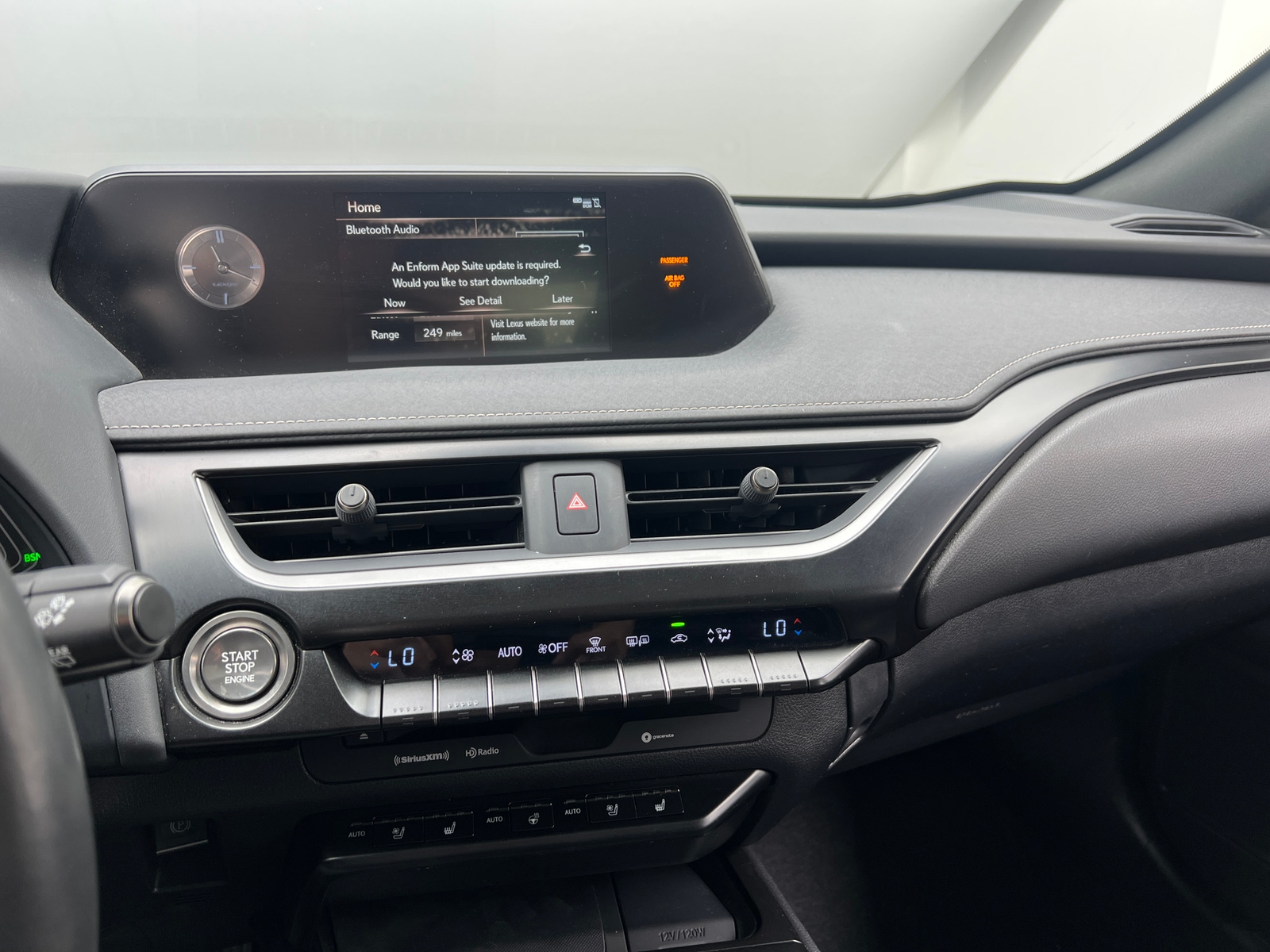 Thumbnail: 2019 Lexus UX - 3