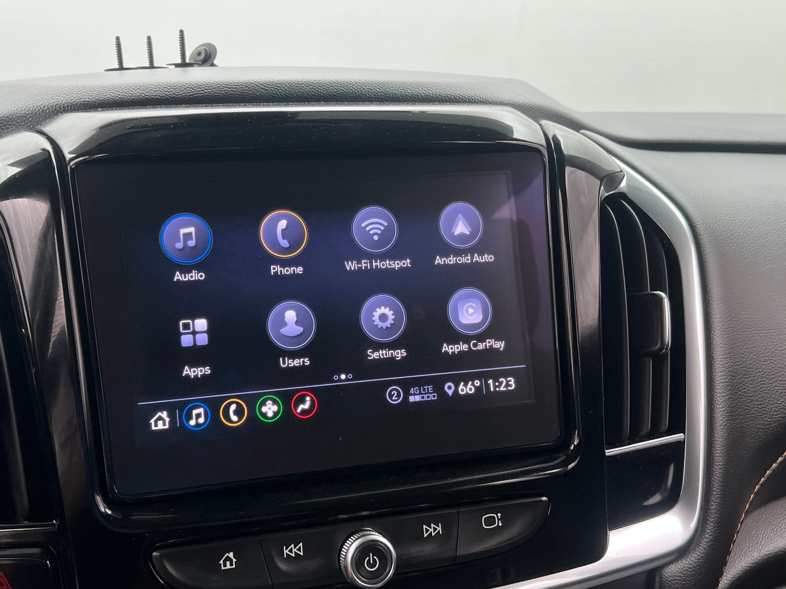 Thumbnail: 2020 Chevrolet Traverse - 4
