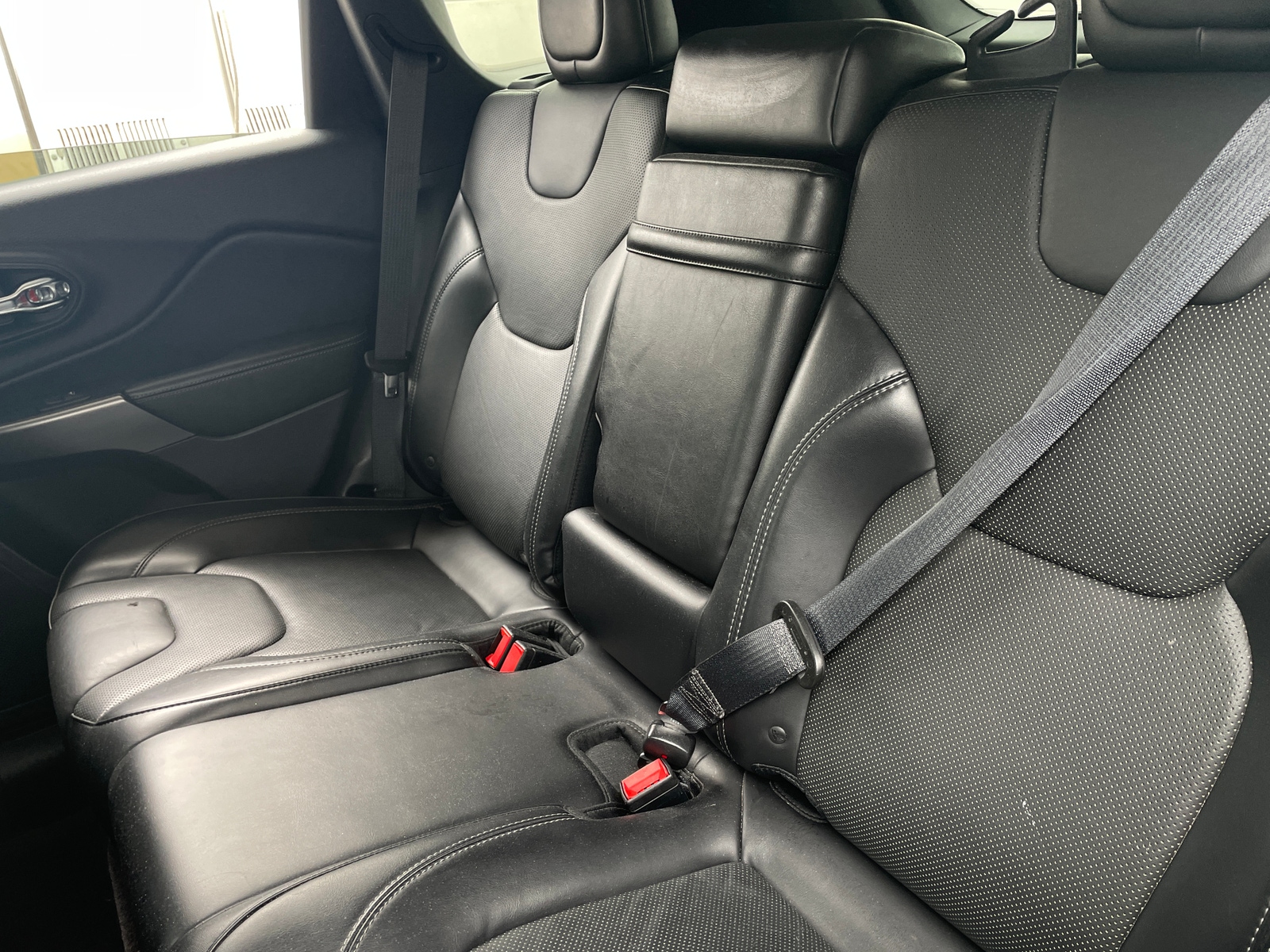 Thumbnail: 2019 Jeep Cherokee - 5