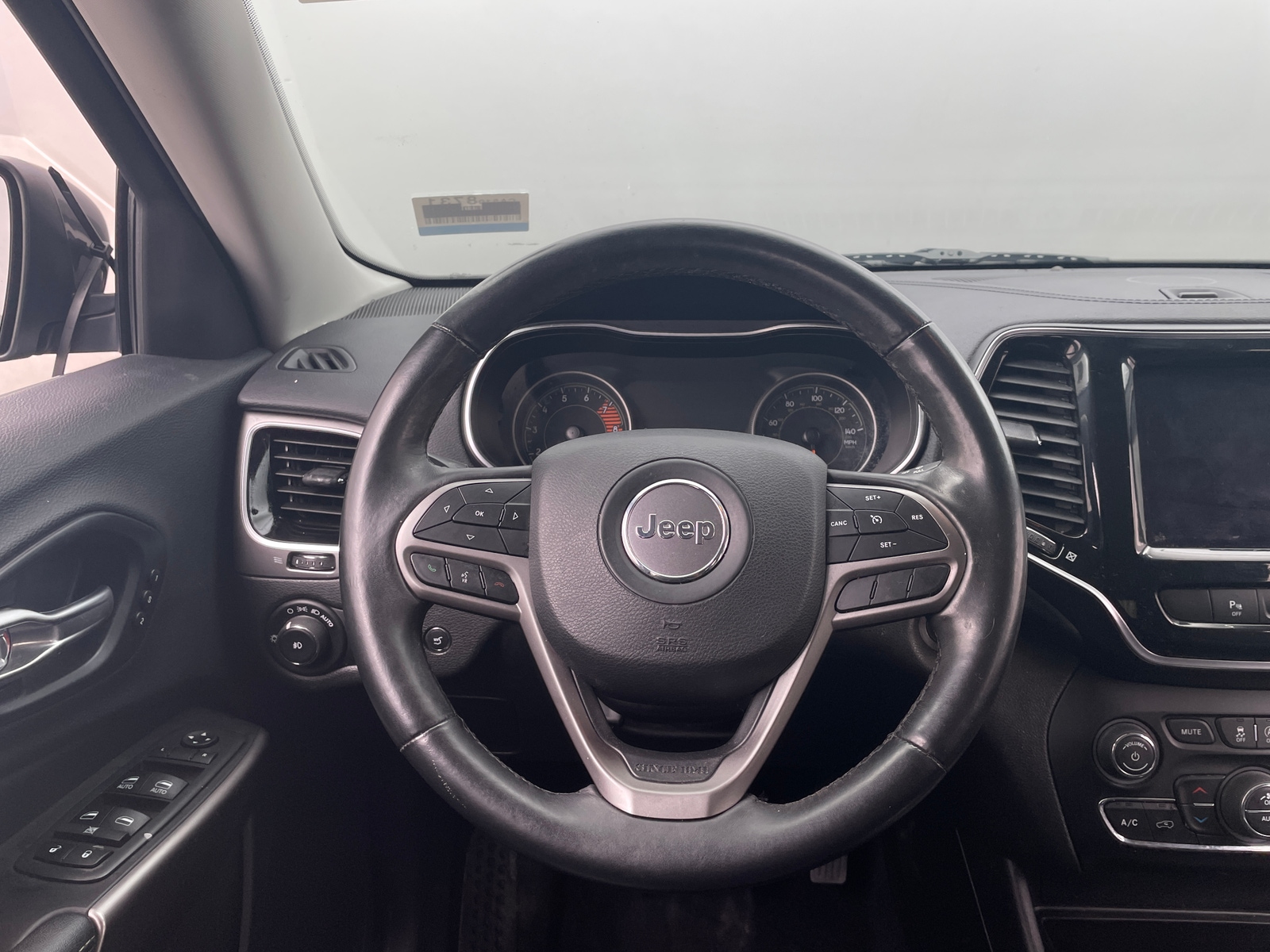 Thumbnail: 2019 Jeep Cherokee - 4