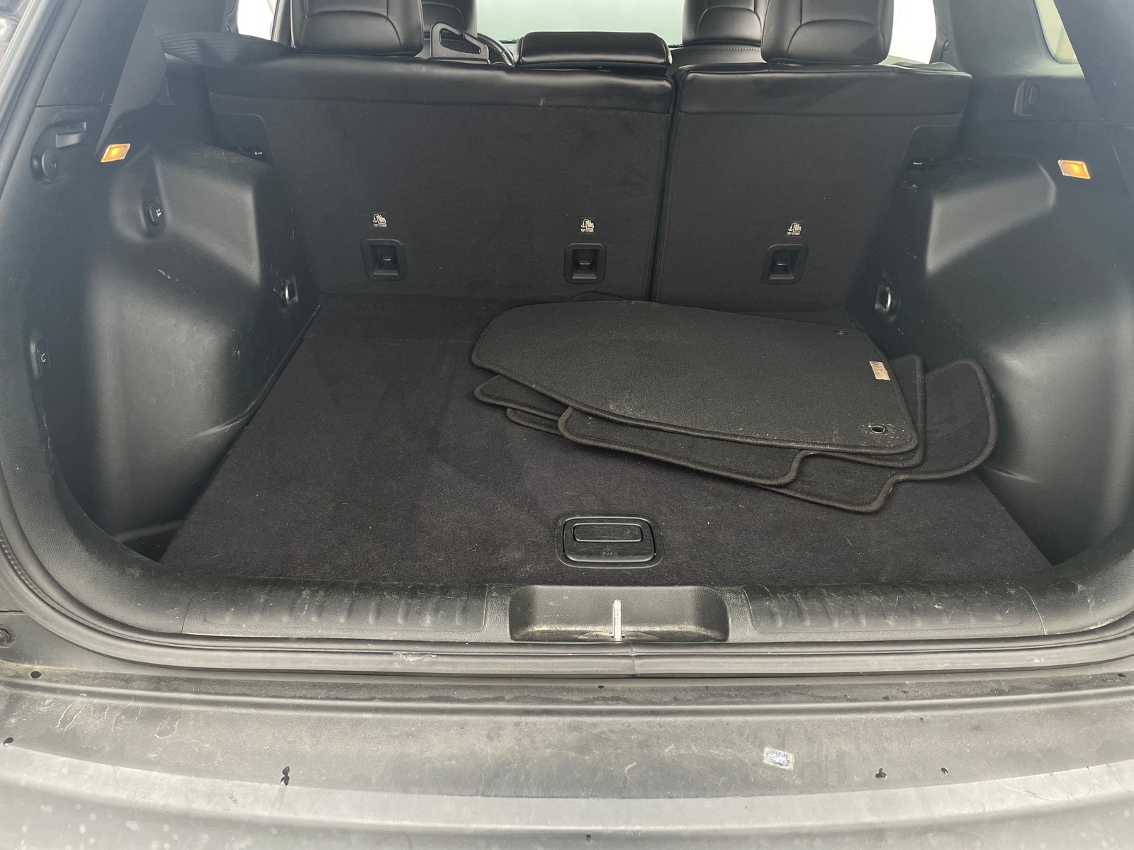 Thumbnail: 2019 Jeep Cherokee - 6