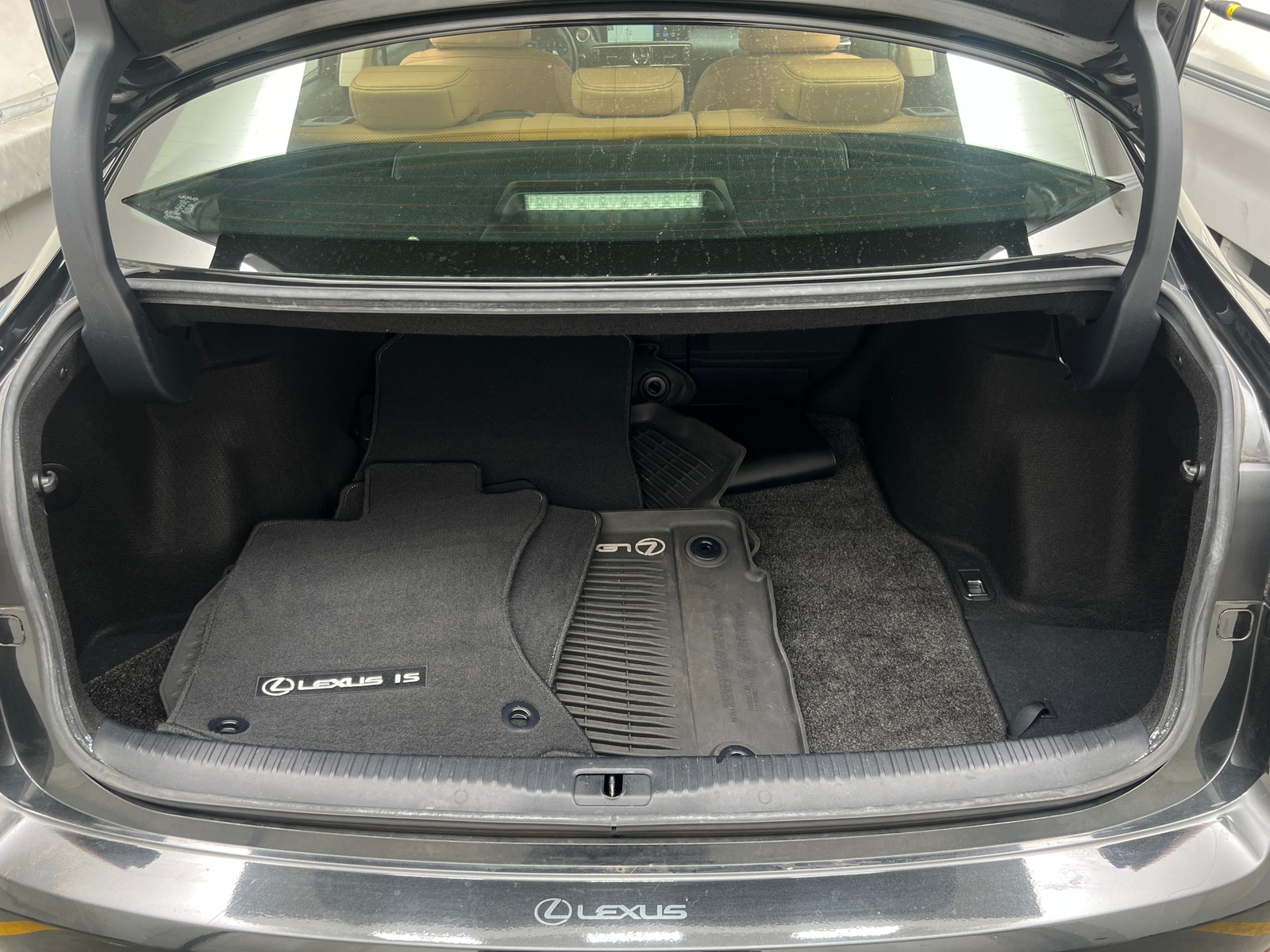 Thumbnail: 2018 Lexus IS - 6