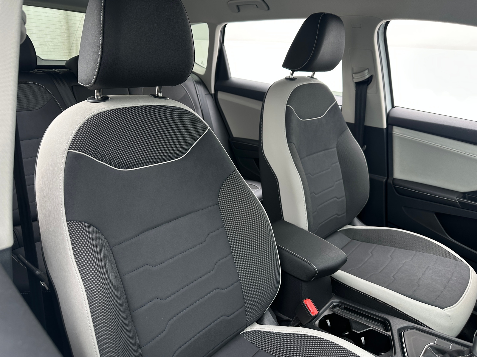 Thumbnail: 2025 Volkswagen Taos - 2