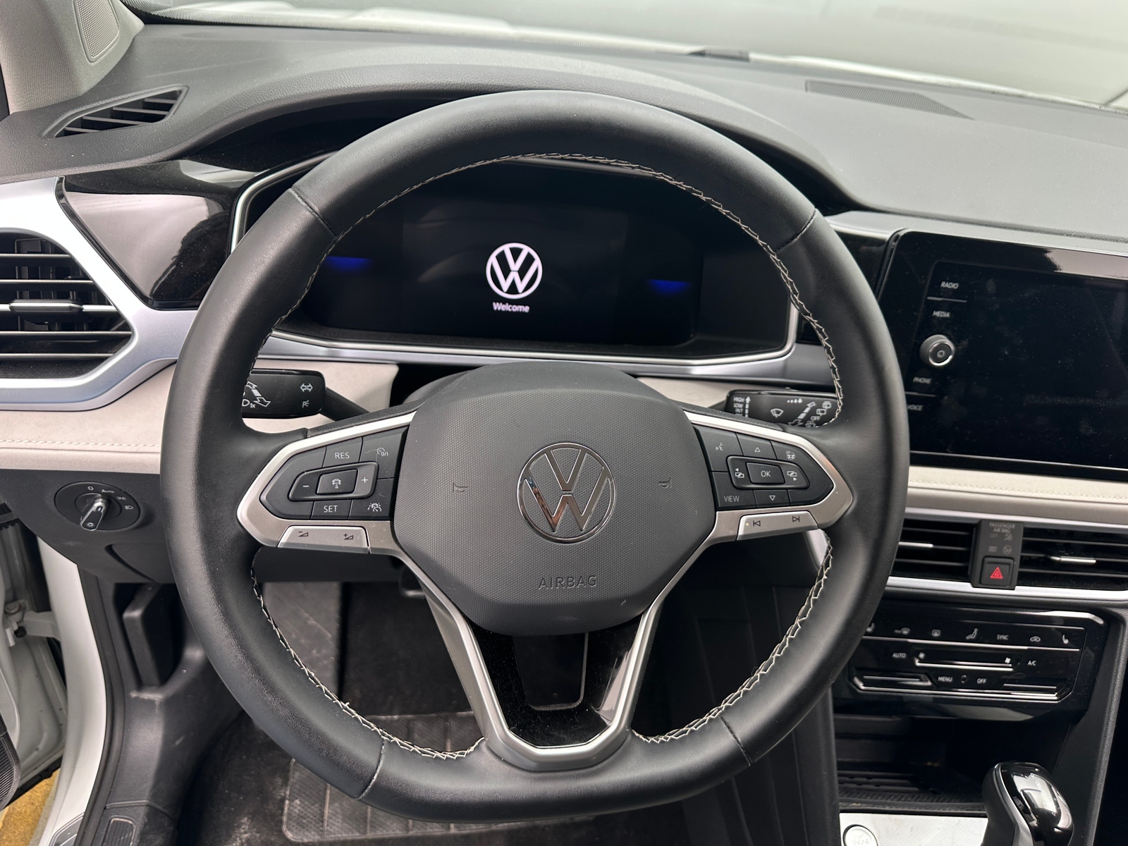 Thumbnail: 2025 Volkswagen Taos - 5