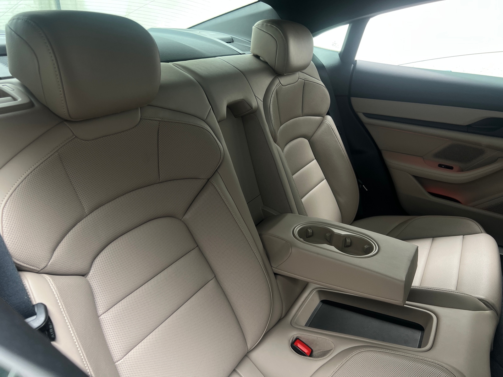 Thumbnail: 2021 Porsche Taycan - 5