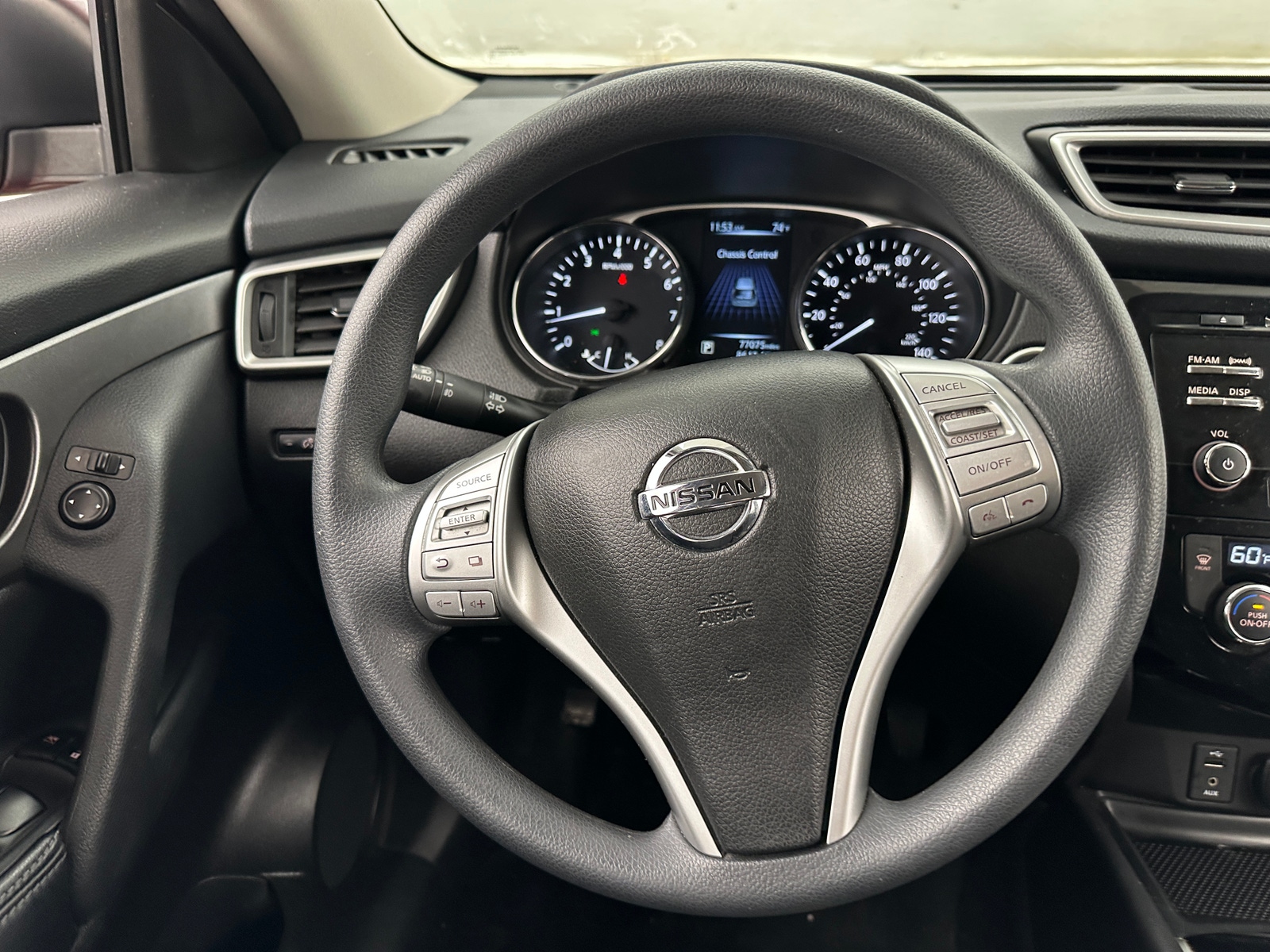 Thumbnail: 2015 Nissan Rogue - 5