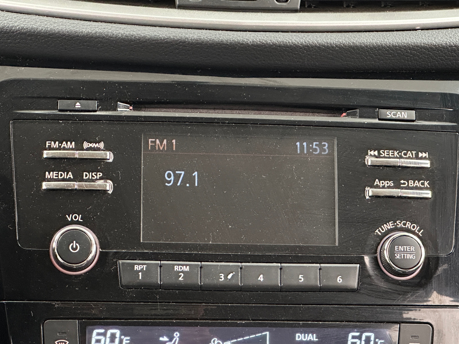 Thumbnail: 2015 Nissan Rogue - 4