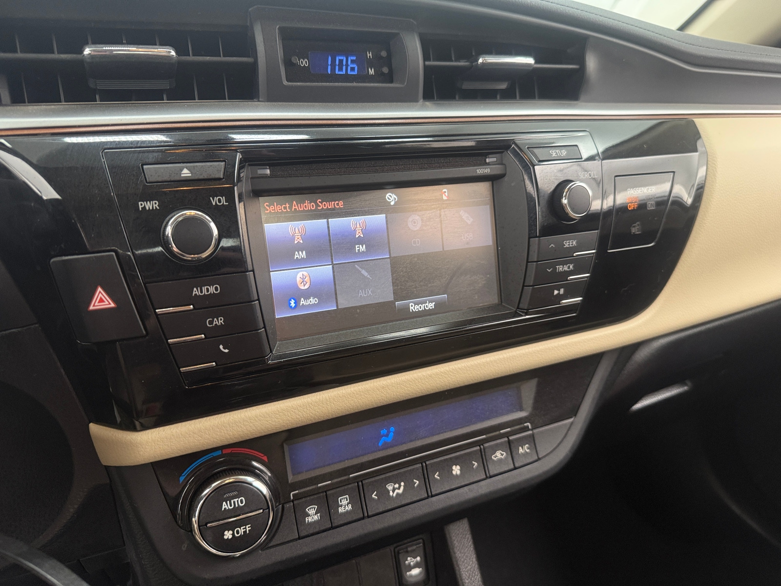 Thumbnail: 2015 Toyota Corolla - 4