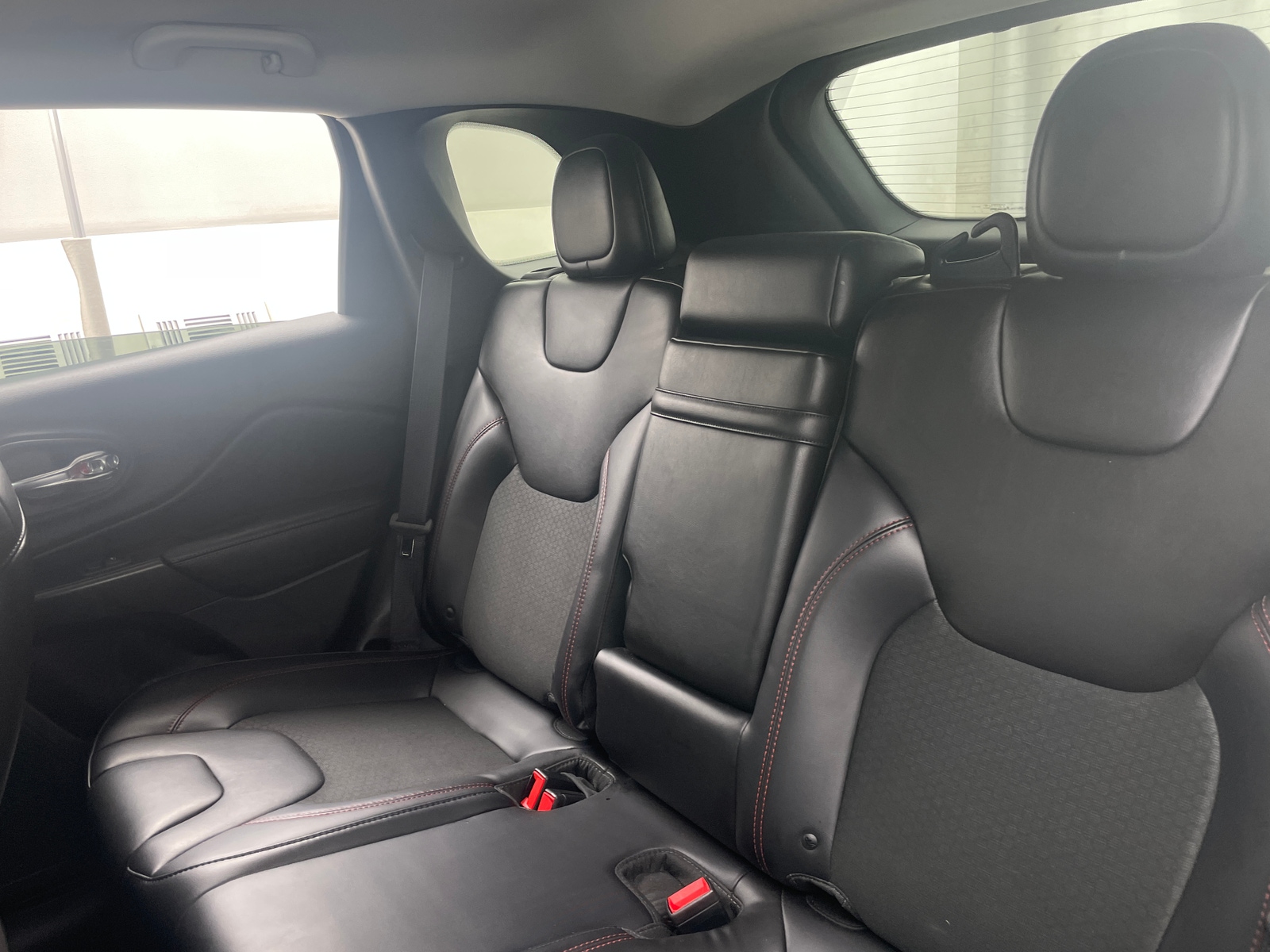 Thumbnail: 2019 Jeep Cherokee - 6