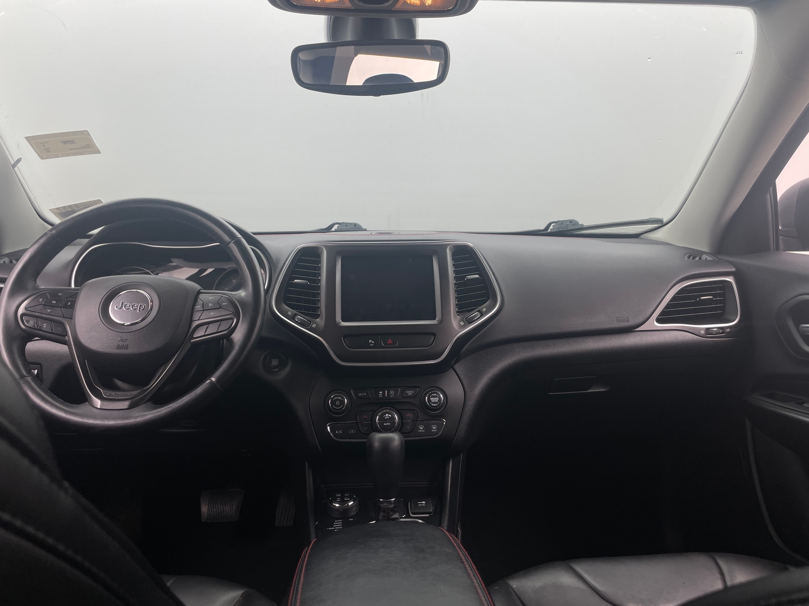 Thumbnail: 2019 Jeep Cherokee - 3