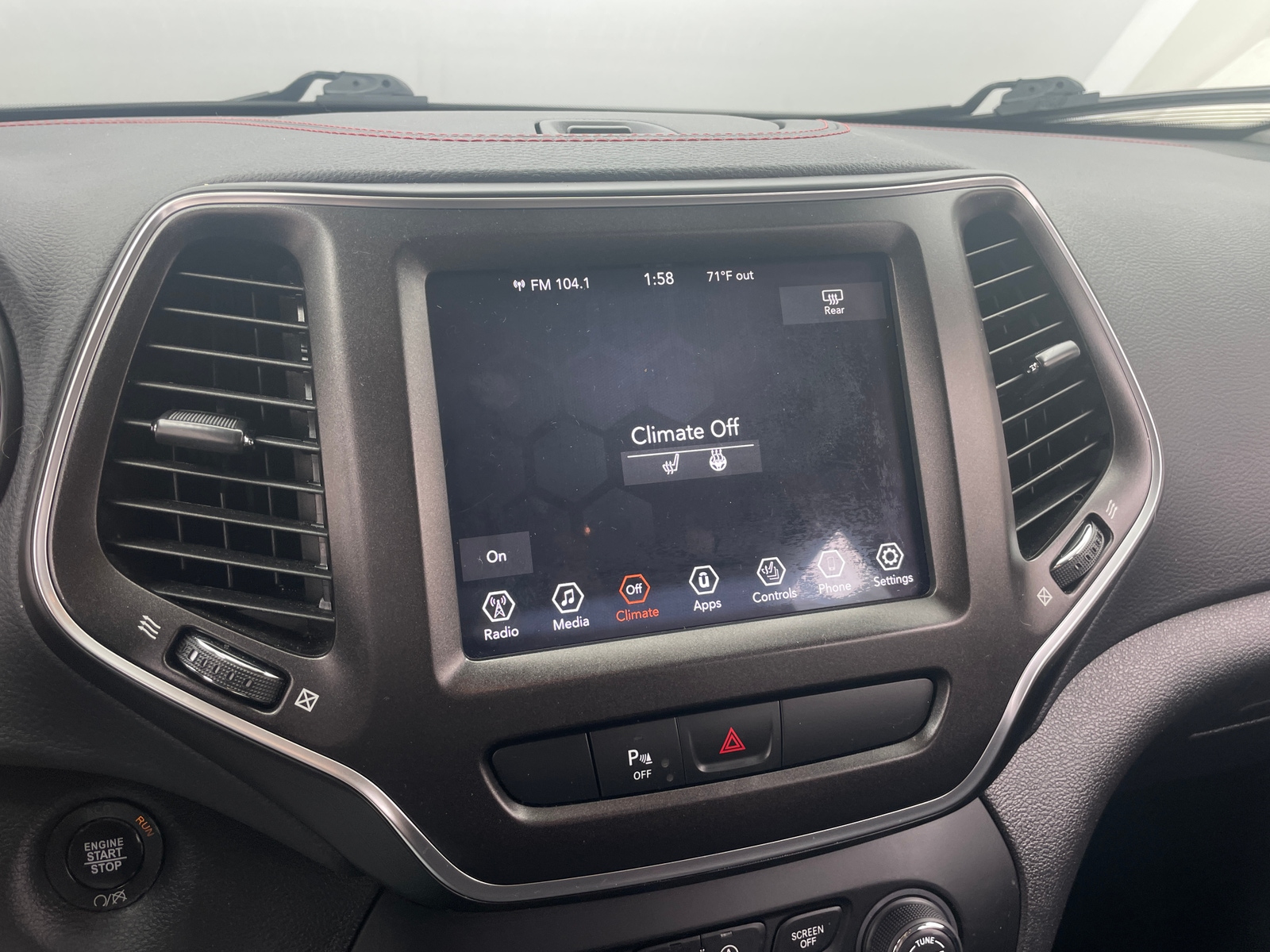 Thumbnail: 2019 Jeep Cherokee - 4