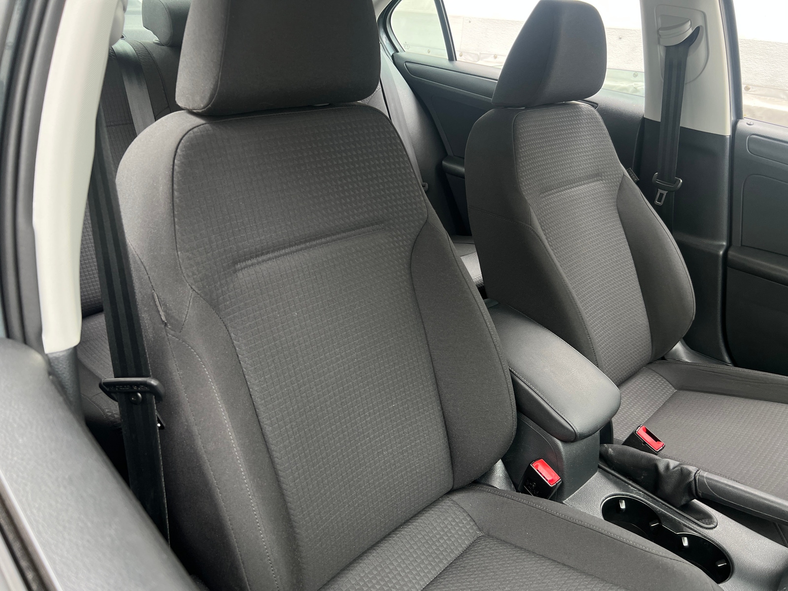 Thumbnail: 2016 Volkswagen Jetta - 2