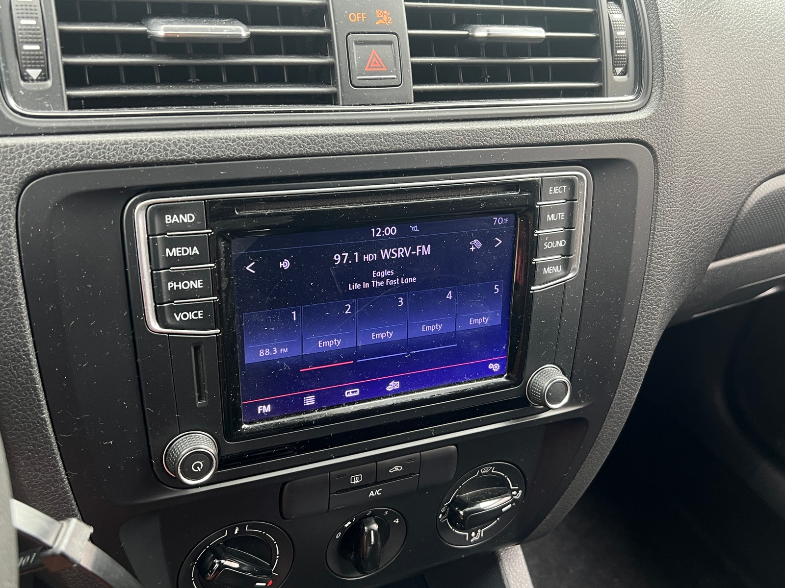 Thumbnail: 2016 Volkswagen Jetta - 4