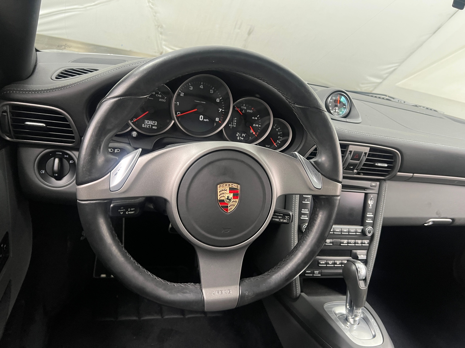 Thumbnail: 2010 Porsche 911 - 3