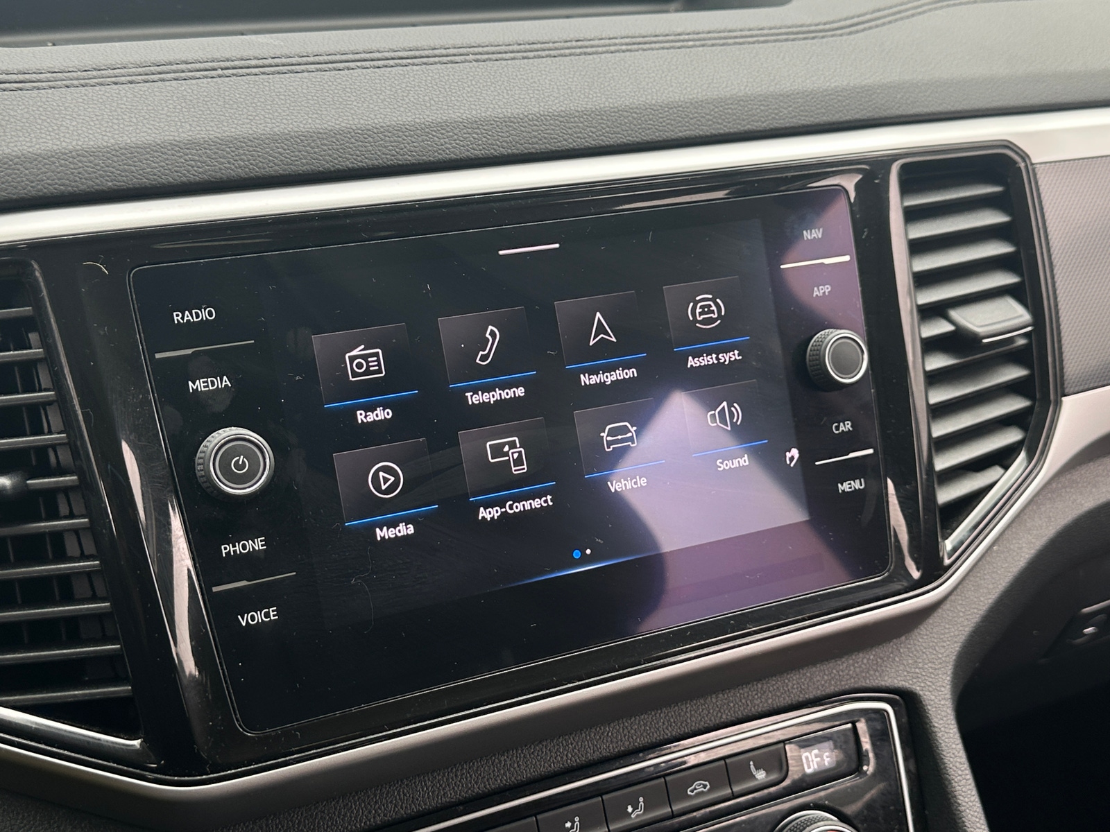 Thumbnail: 2022 Volkswagen Atlas - 3