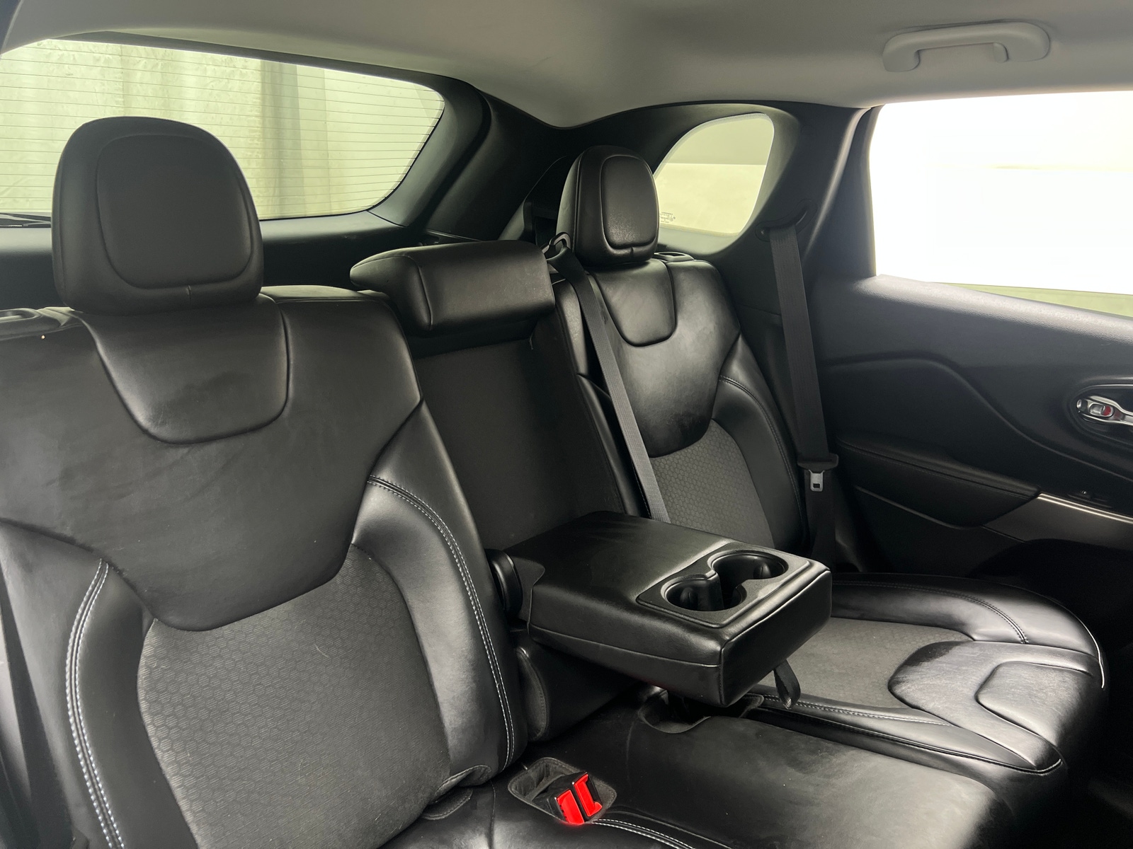 Thumbnail: 2019 Jeep Cherokee - 6