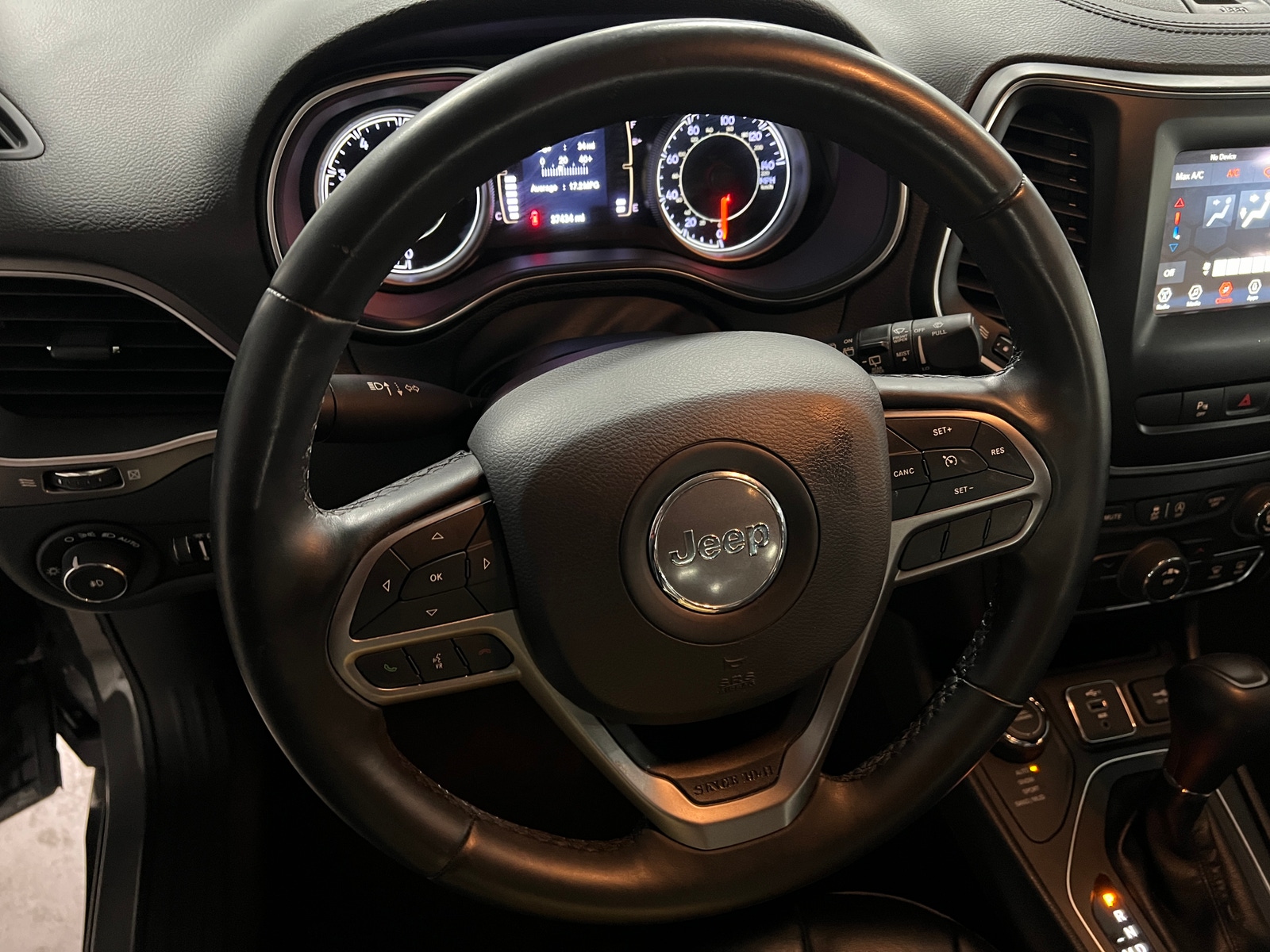 Thumbnail: 2019 Jeep Cherokee - 5