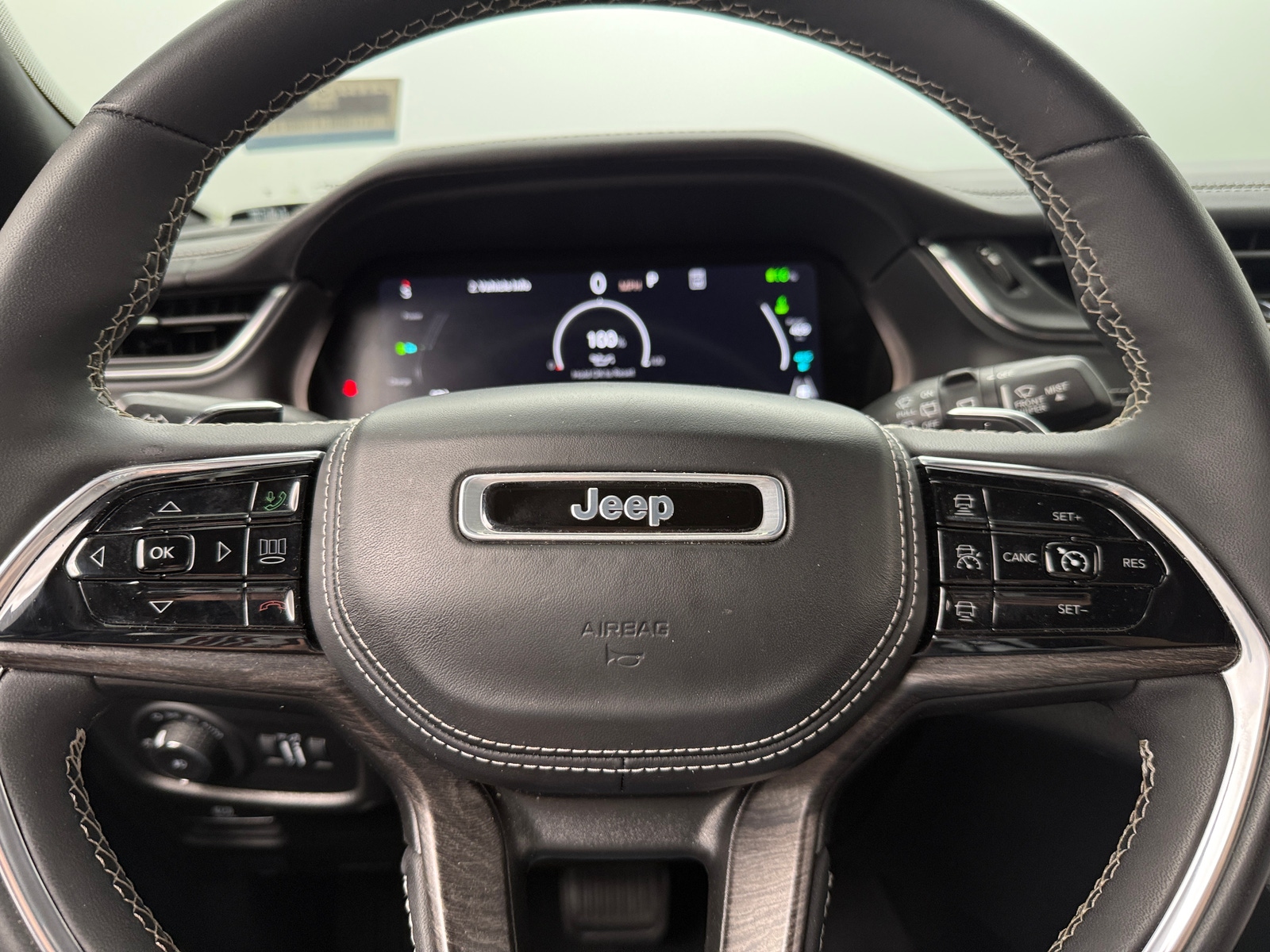 Thumbnail: 2023 Jeep Grand Cherokee - 4