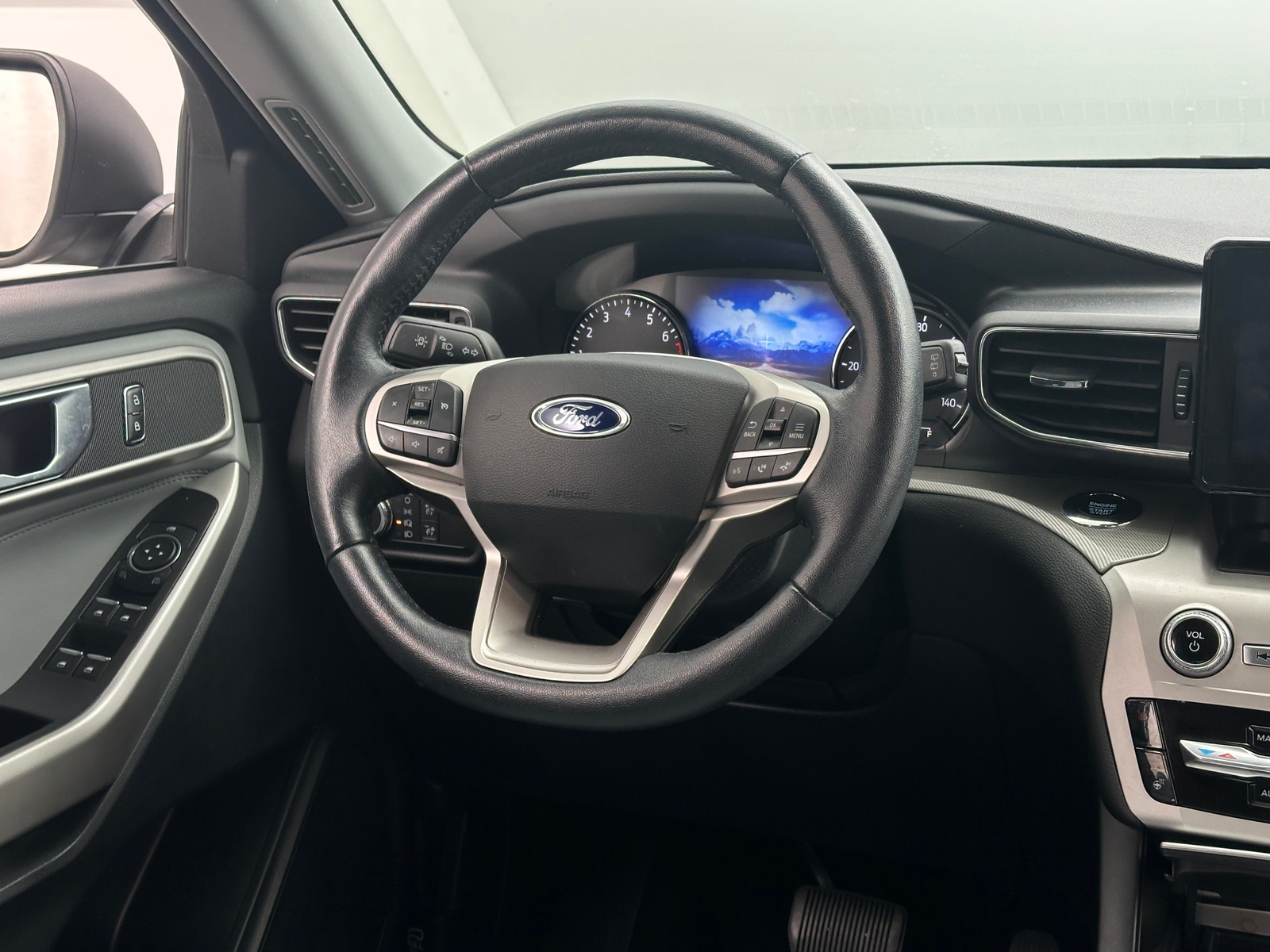 Thumbnail: 2021 Ford Explorer - 5