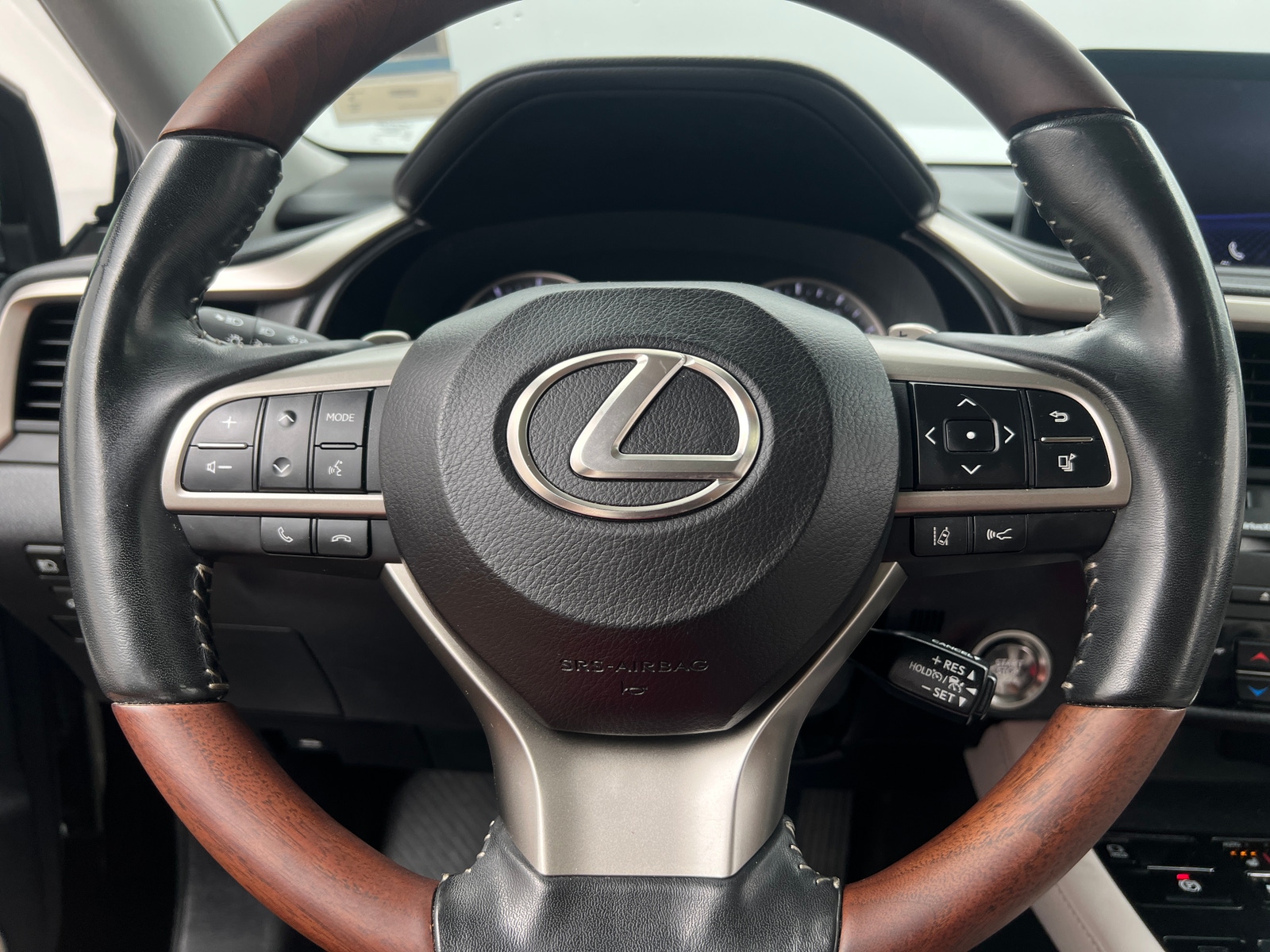 Thumbnail: 2020 Lexus RX - 4