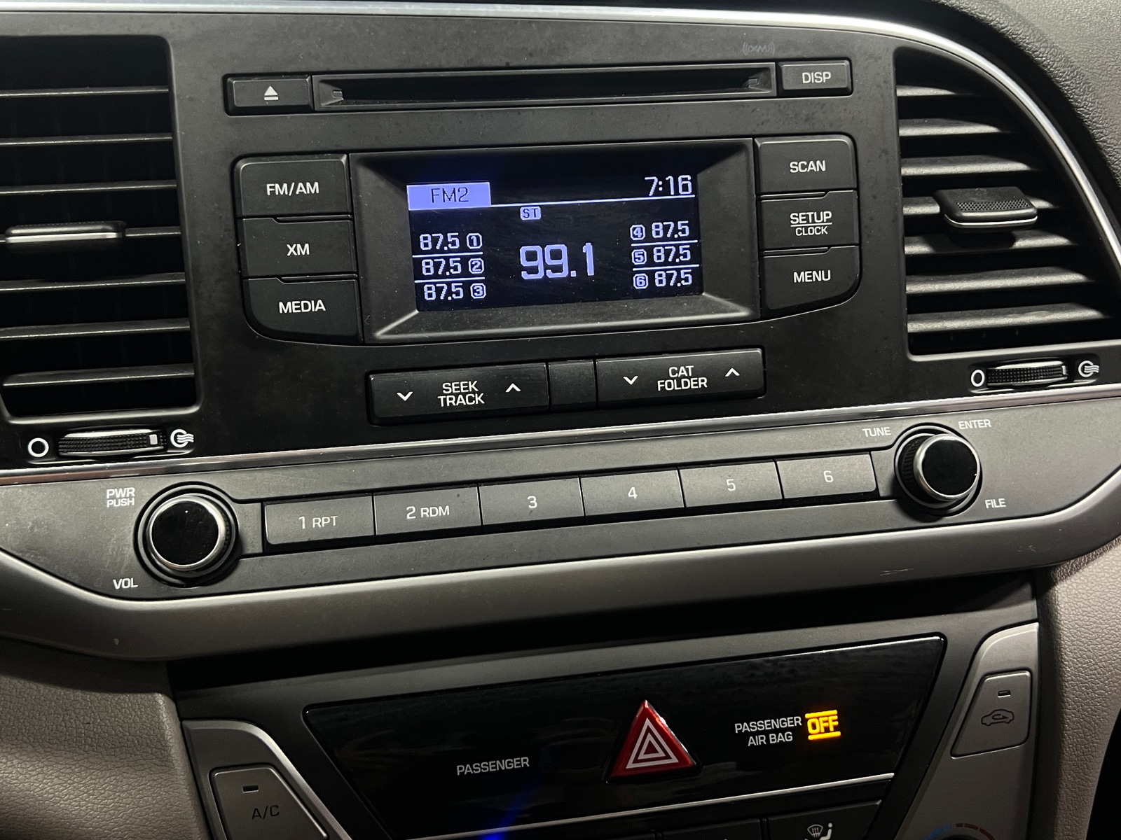 Thumbnail: 2017 Hyundai Elantra - 4